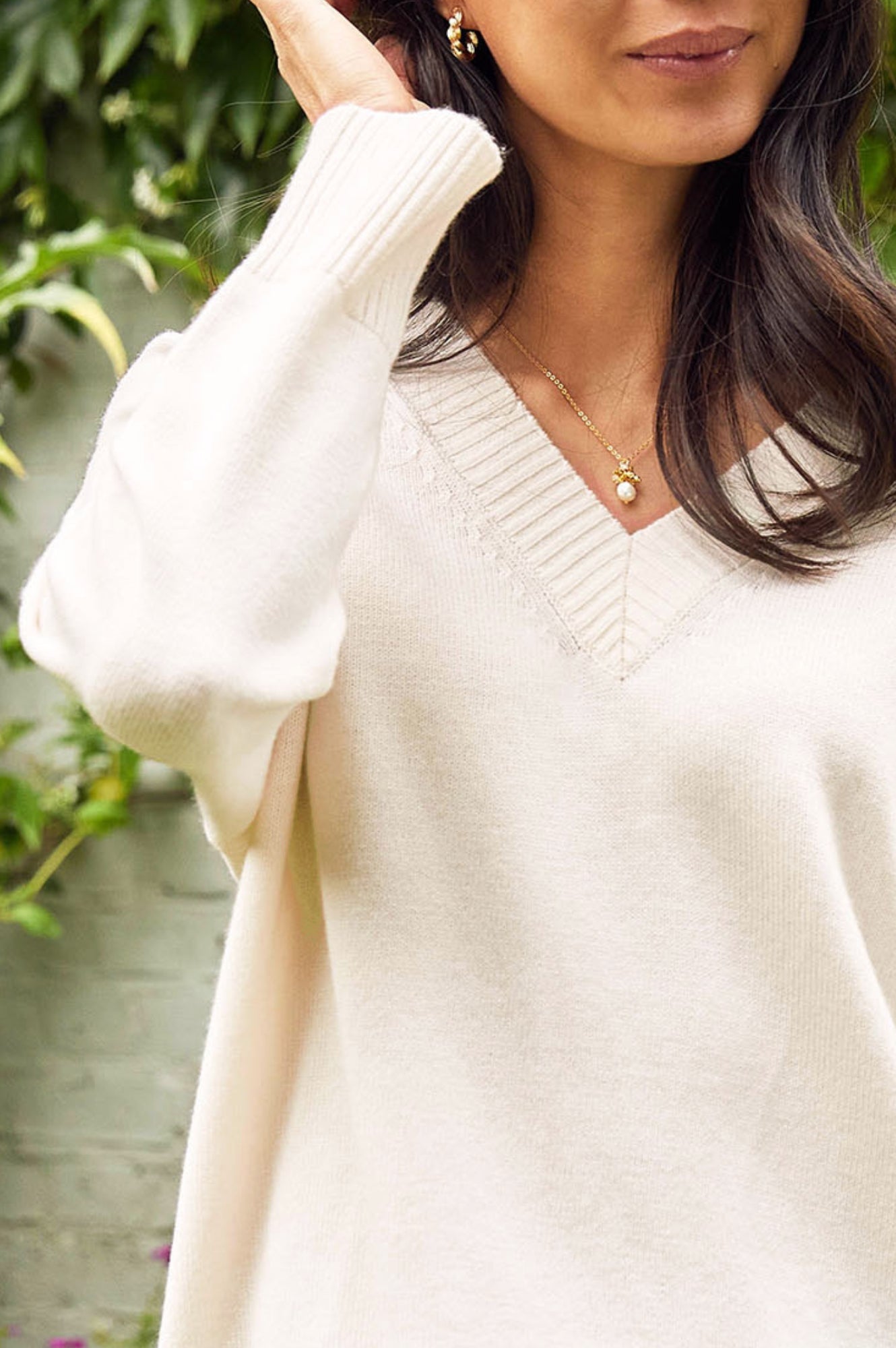 Premium Merino Wool Relaxed V-Neck Sweater for Women - Soft & Comfortable Cream Pullover | Perfect for Casual Wear, Office & Winter Layering