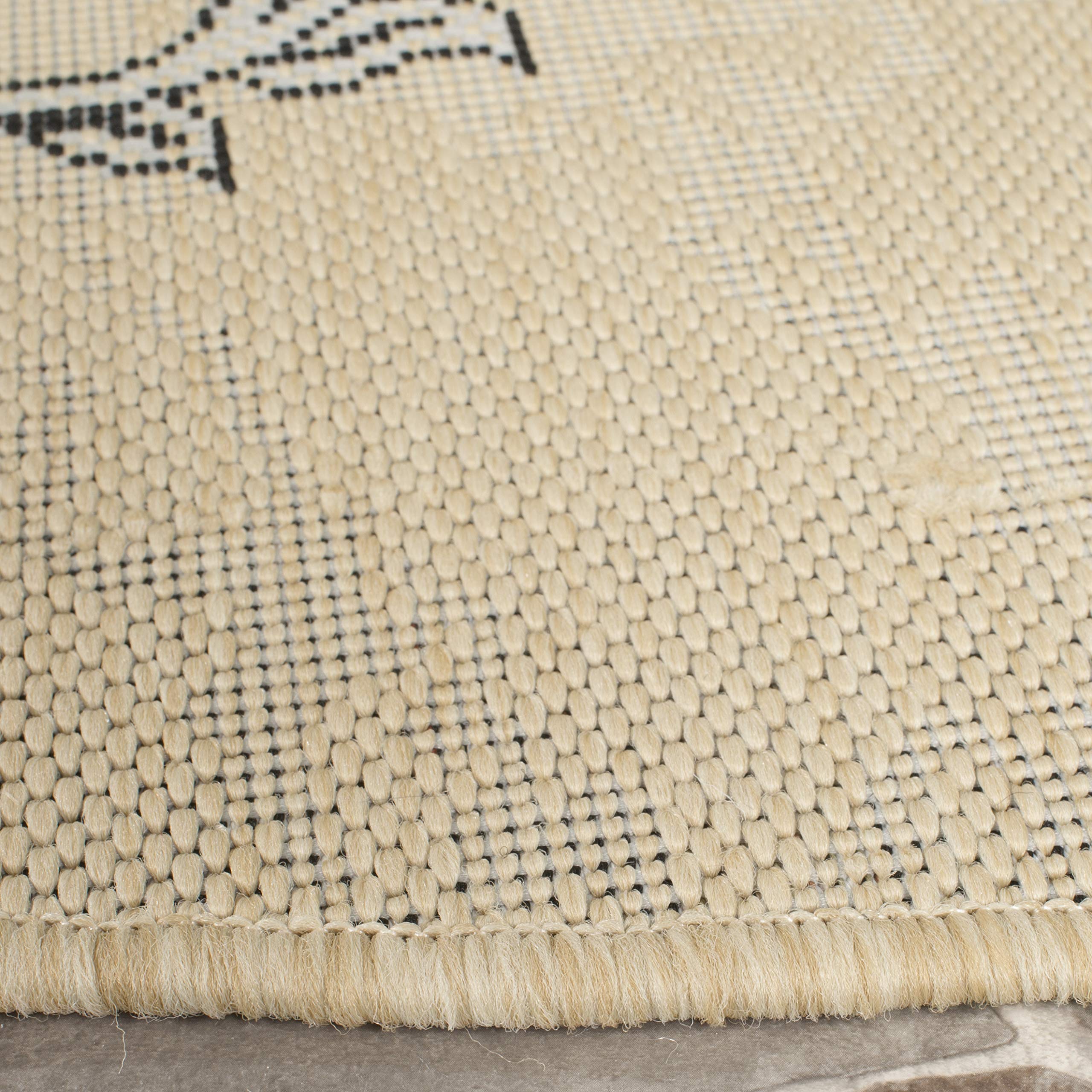 SAFAVIEH Courtyard Collection 6'7