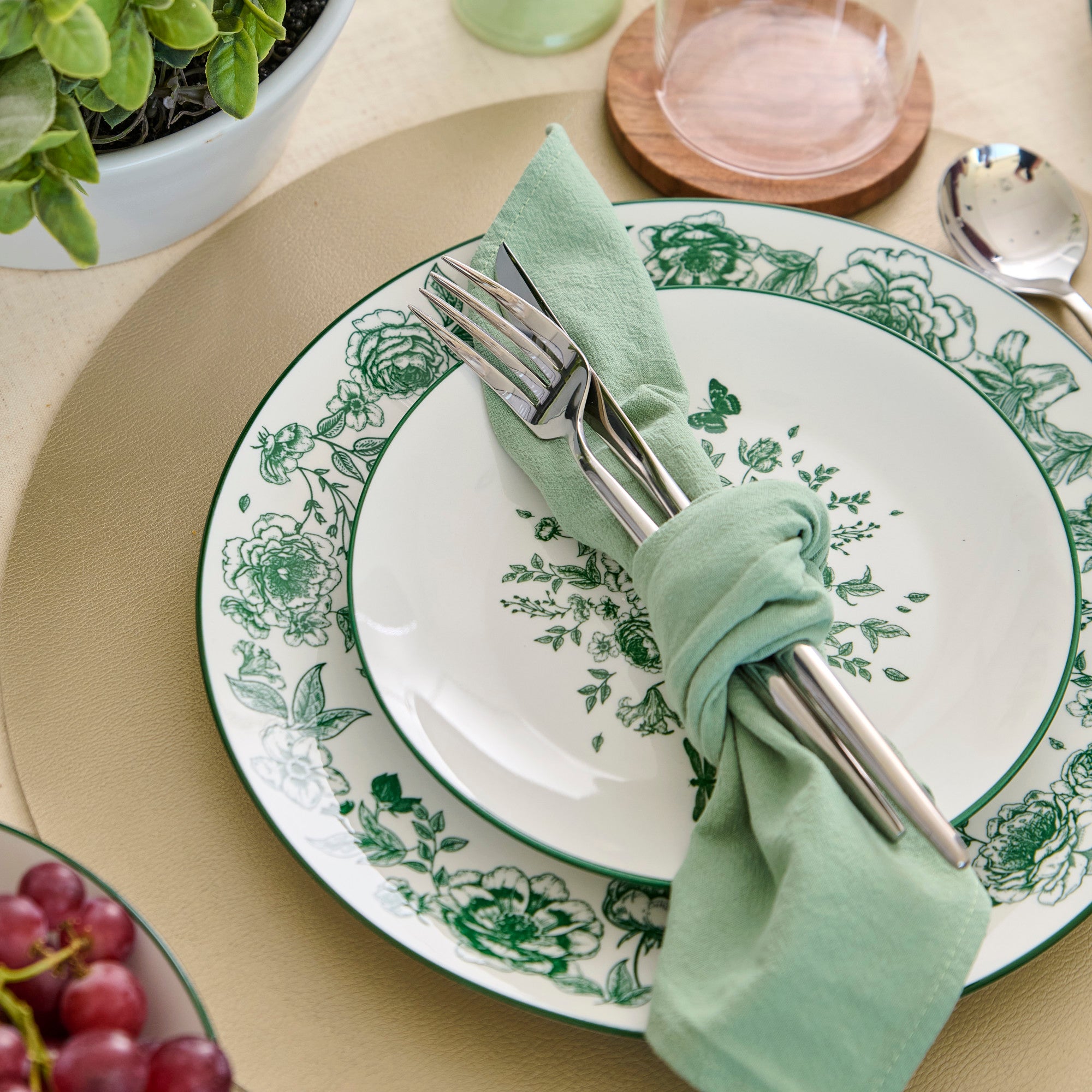 Premium Porcelain Dinnerware Set - Elegant Green Tableware for Fine Dining, Dinner Parties & Home Decor | 16-Piece Set