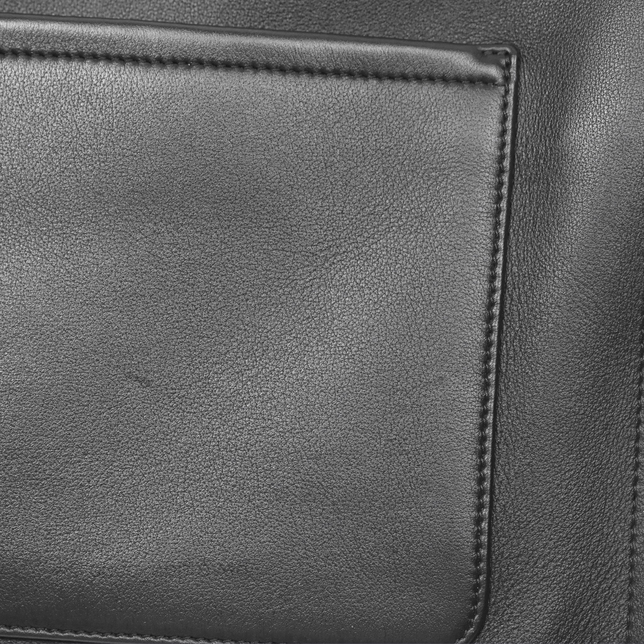 Chanel CC Zipped Shopping Tote Bag in Calfskin Leather with Gold Hardware - Luxury Handbag for Women, Perfect for Work, Travel & Everyday Use