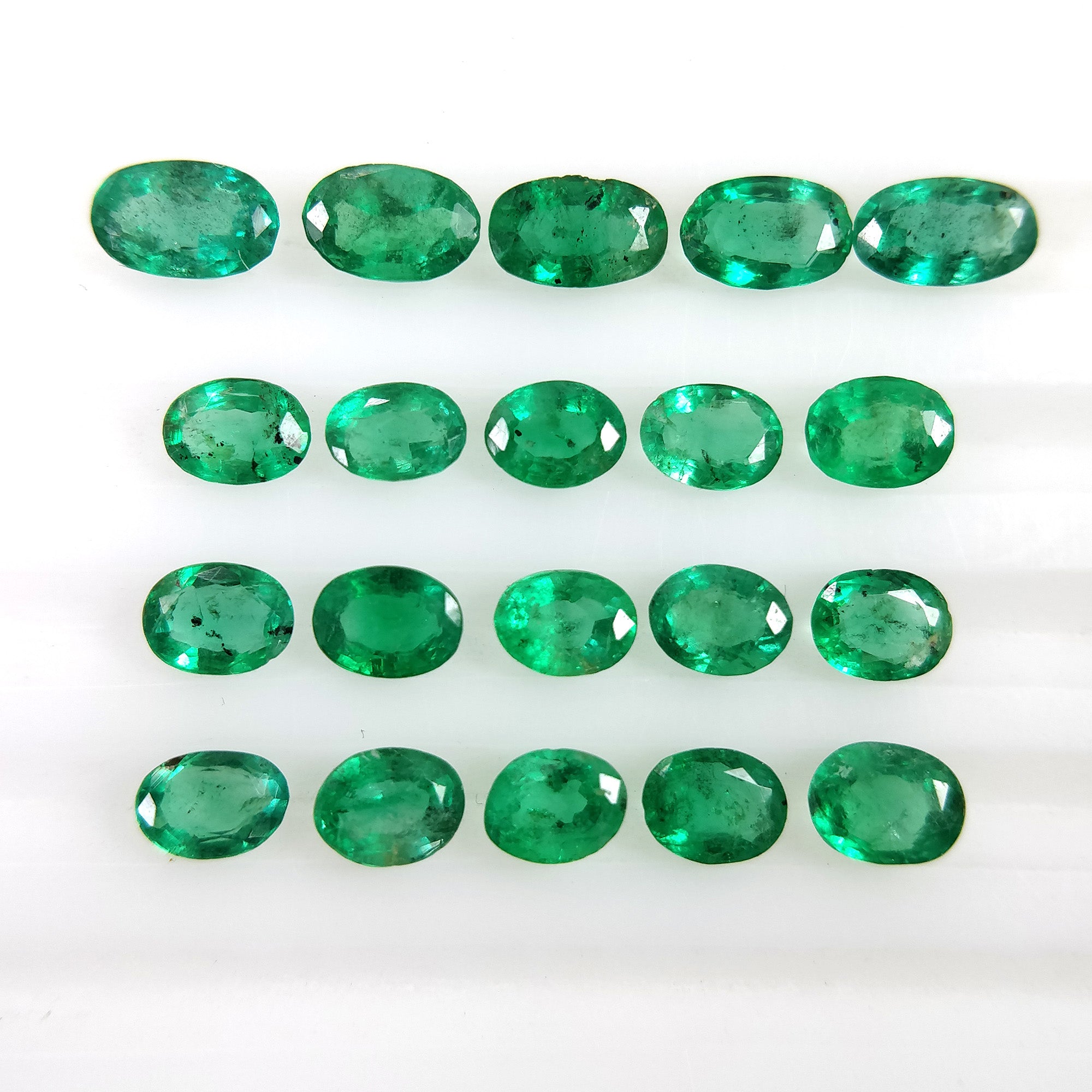 Natural Untreated Green Emerald Gemstone - 3.90cts Oval Cut (4x3mm & 5x3mm) 20pcs | Jewelry Making, Engagement Rings & Healing Crystals