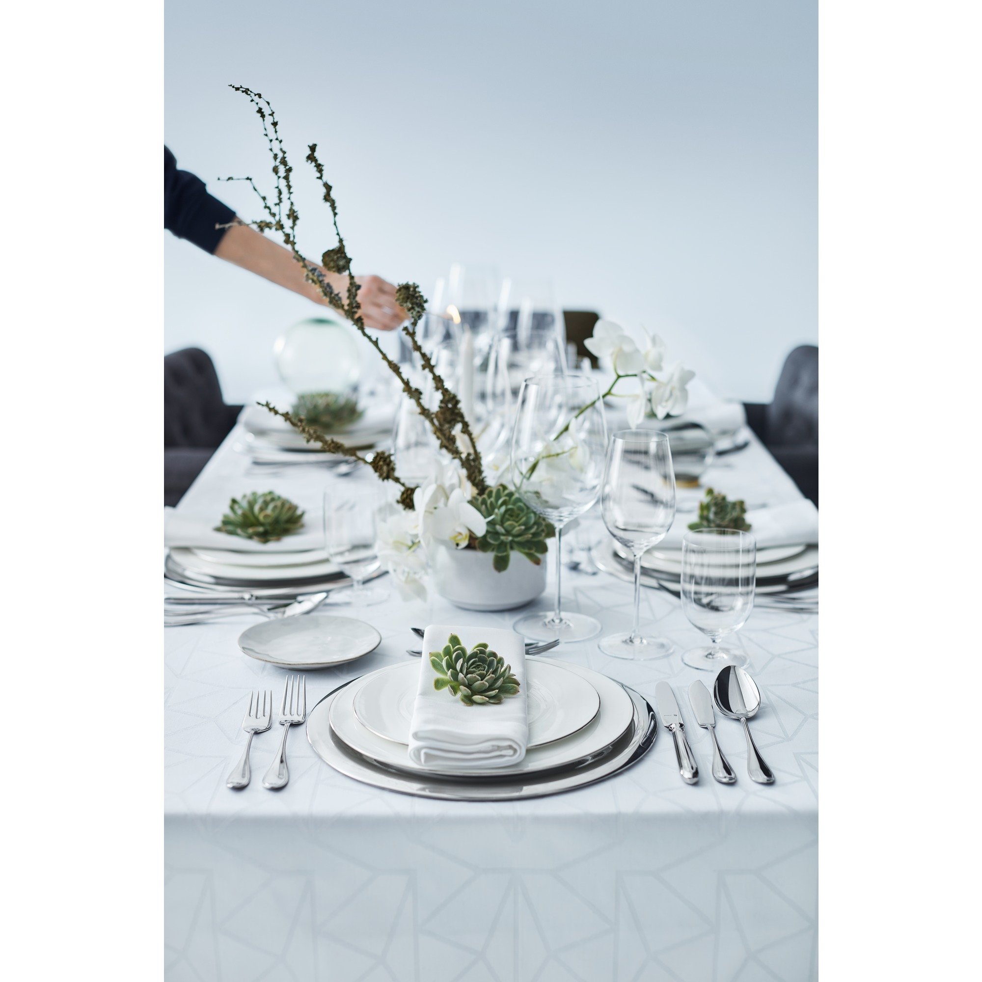 Premium WMF Easy Plus 910299990 6-Piece Burgundy Wine Glass Set - Elegant Stemware for Red Wine, Dinner Parties & Home Entertaining