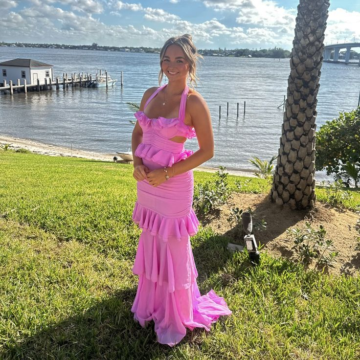 Elegant Halter Neck Pink Sheath Prom Dress with Ruffle Detail - Perfect for Formal Dances, Evening Parties & Special Occasions - Style J5503