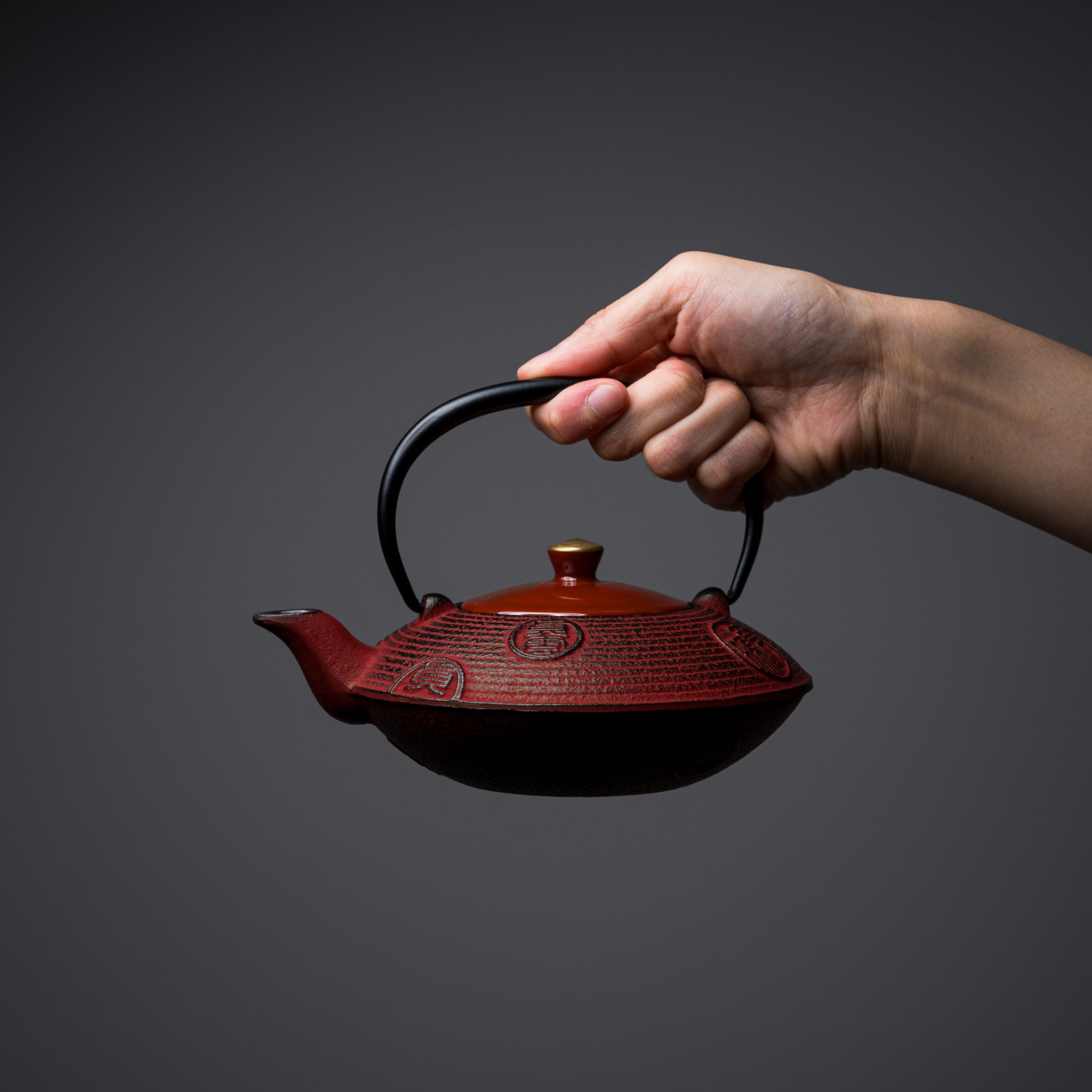 Premium Japanese Cast Iron Teapot - Authentic Kyo Kiyomizu Ware, Red Kumo Design, 410ml Capacity, Nanbu Ironware - Perfect for Tea Ceremonies, Home Decor & Gift Giving
