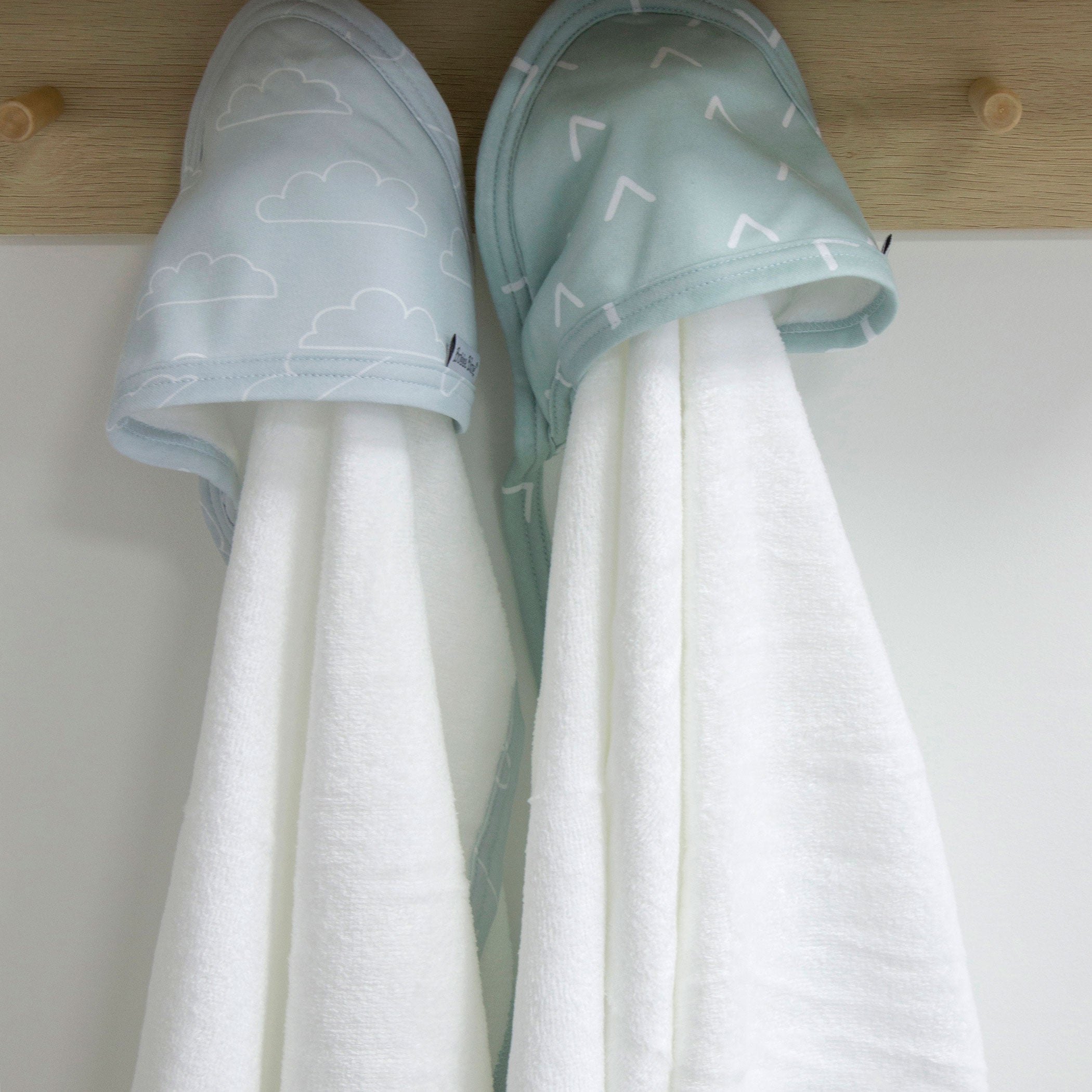 Nordic Style 2-Pack Hooded Baby Towel Set - Soft Dusty Sky & Mint for Newborns, Infants | Perfect for Bath Time, Swimming, and Beach Outings
