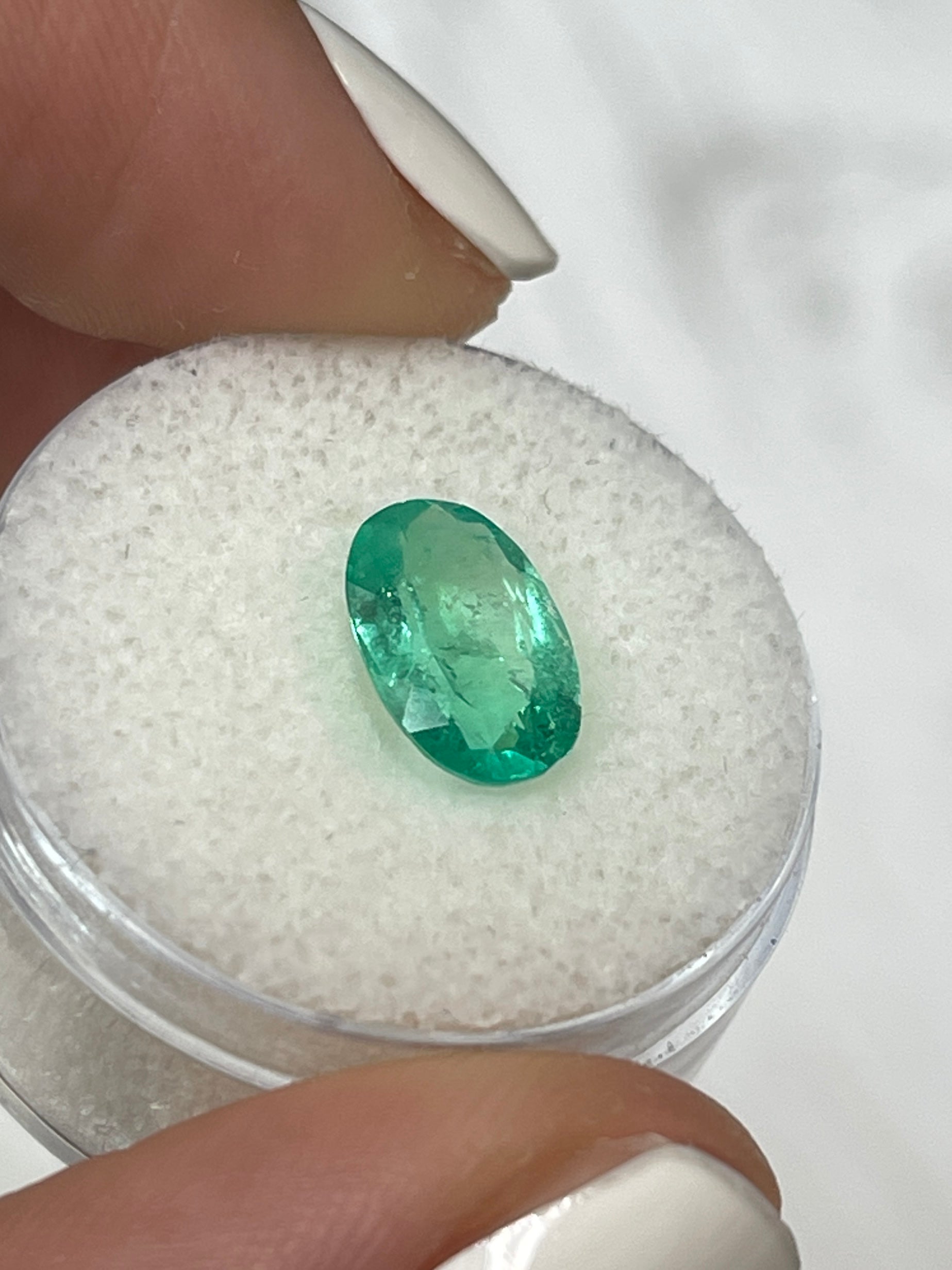 1.98 Carat 11x7mm Natural Colombian Emerald - Oval Cut Loose Green Gemstone for Jewelry Making, Engagement Rings & Fine Collections