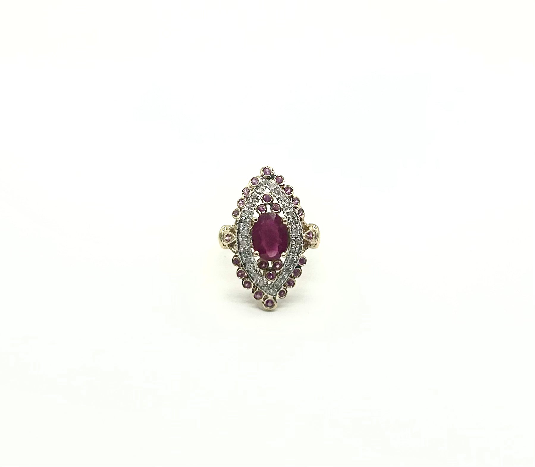 Exquisite Diamond and Ruby Ring for Women - Elegant 18K Gold Wedding, Engagement & Anniversary Jewelry Gift - Perfect for Special Occasions & Evening Events