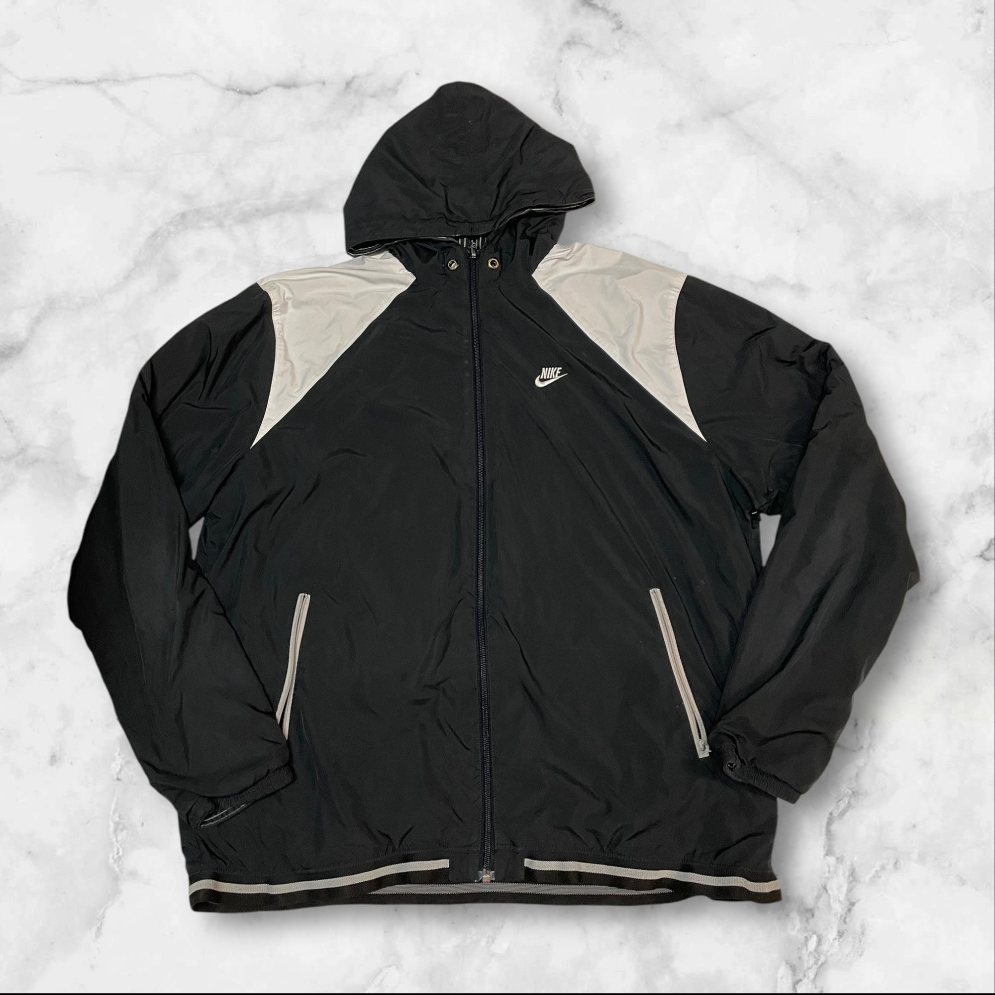 Nike Vintage Track Jacket - Waterproof Nylon Windbreaker for Men #9241 - Size M - Perfect for Running, Hiking & Outdoor Activities