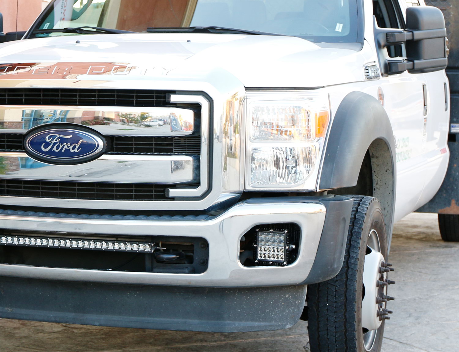100W Hybrid Beam LED Pods with Fog Light Bracket & Wiring Kit - Compatible with 2011-2016 Ford F250 F350 Super Duty - Off-Road, Fog Lights, Night Driving, Work Trucks