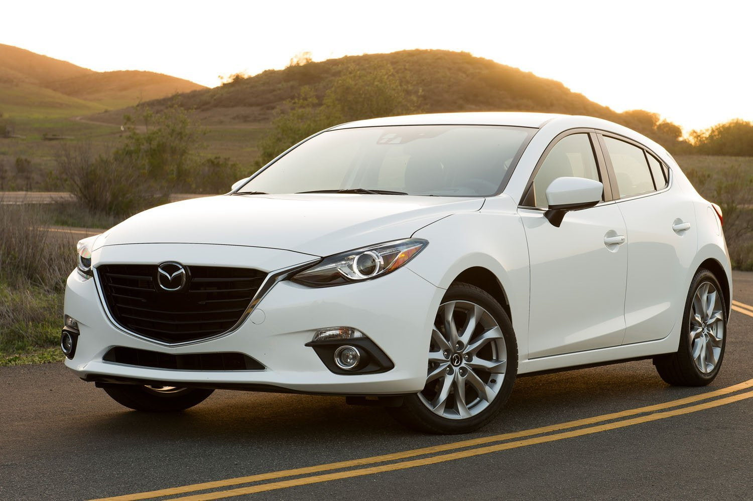 High-Quality Halogen Fog Light Lamps for Mazda 2 3 6 CX5 CX7 - Driver & Passenger Side Replacement - Perfect for Night Driving and Bad Weather Conditions