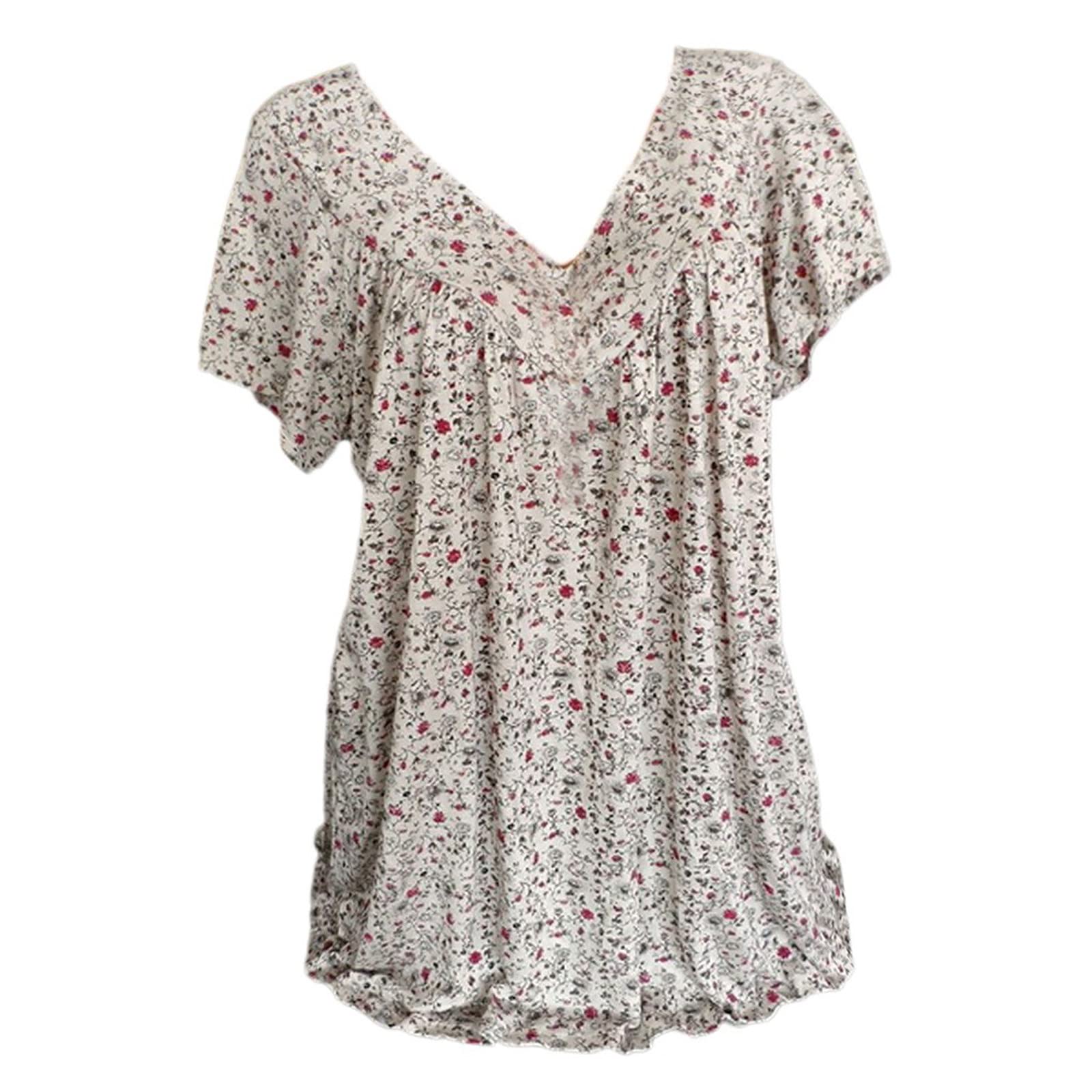 Oversized Flowy Tops for Women - Short Sleeve V-Neck Pleated Floral Blouse, Summer Casual Tunic Tee in Plus Sizes | Perfect for Beach Outings, Brunch Dates & Weekend Relaxation
