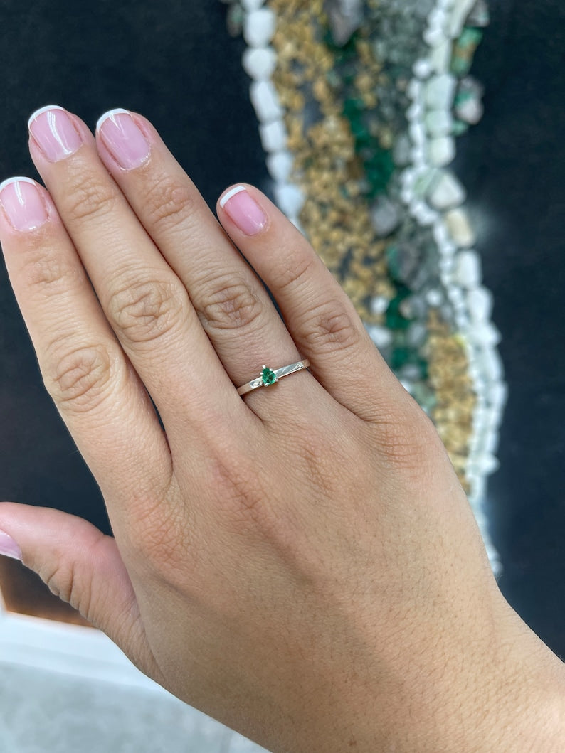 0.15ct Sterling Silver 925 Petite Pear Cut Vivid Medium Green Emerald Ring for Women - Elegant Jewelry Gift for Birthday, Anniversary & Special Occasions
