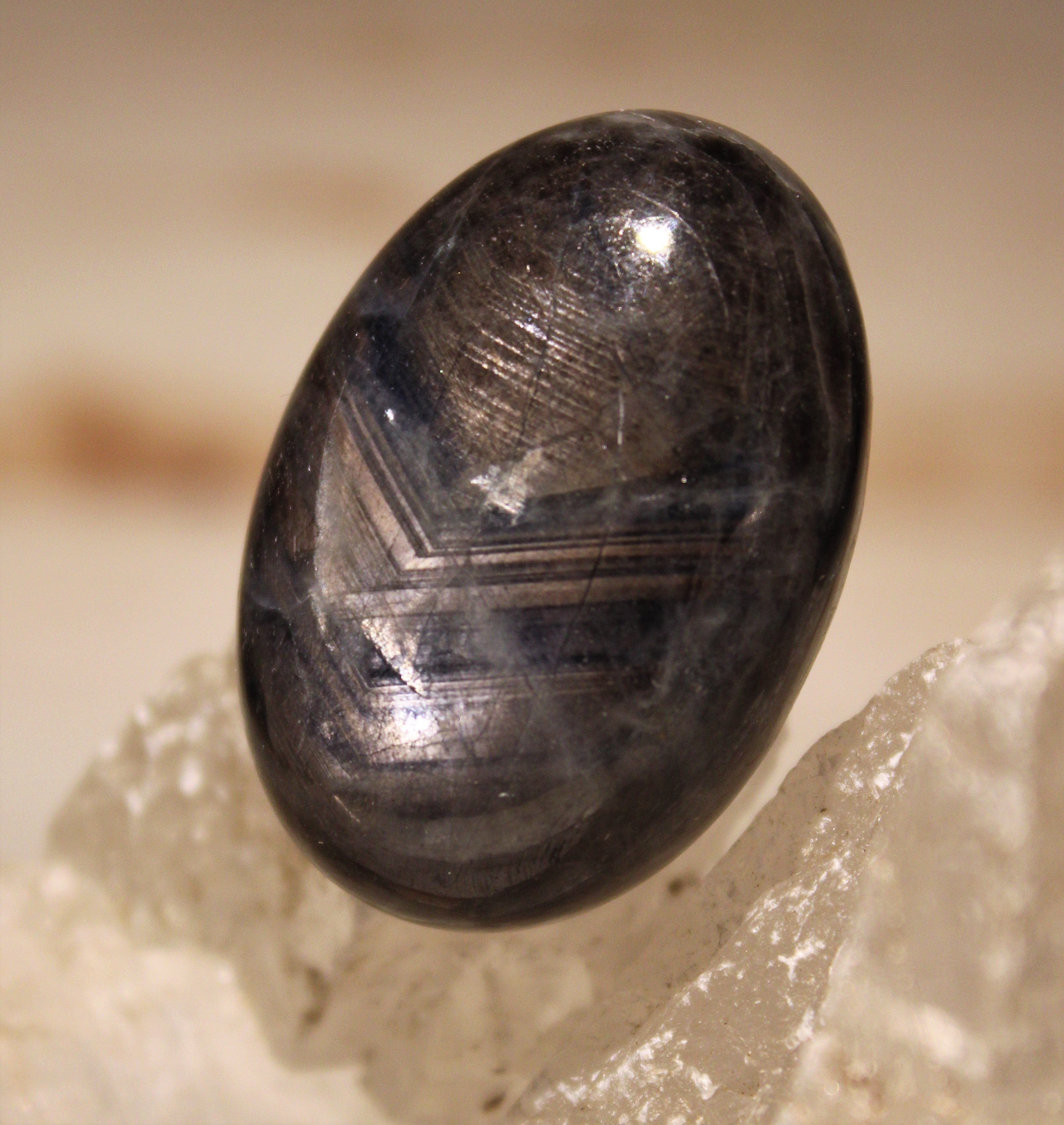 Natural Black Star Sapphire Cabochon - 5mm to 20mm Sizes for Jewelry Making - Perfect for Rings, Pendants & Bracelets