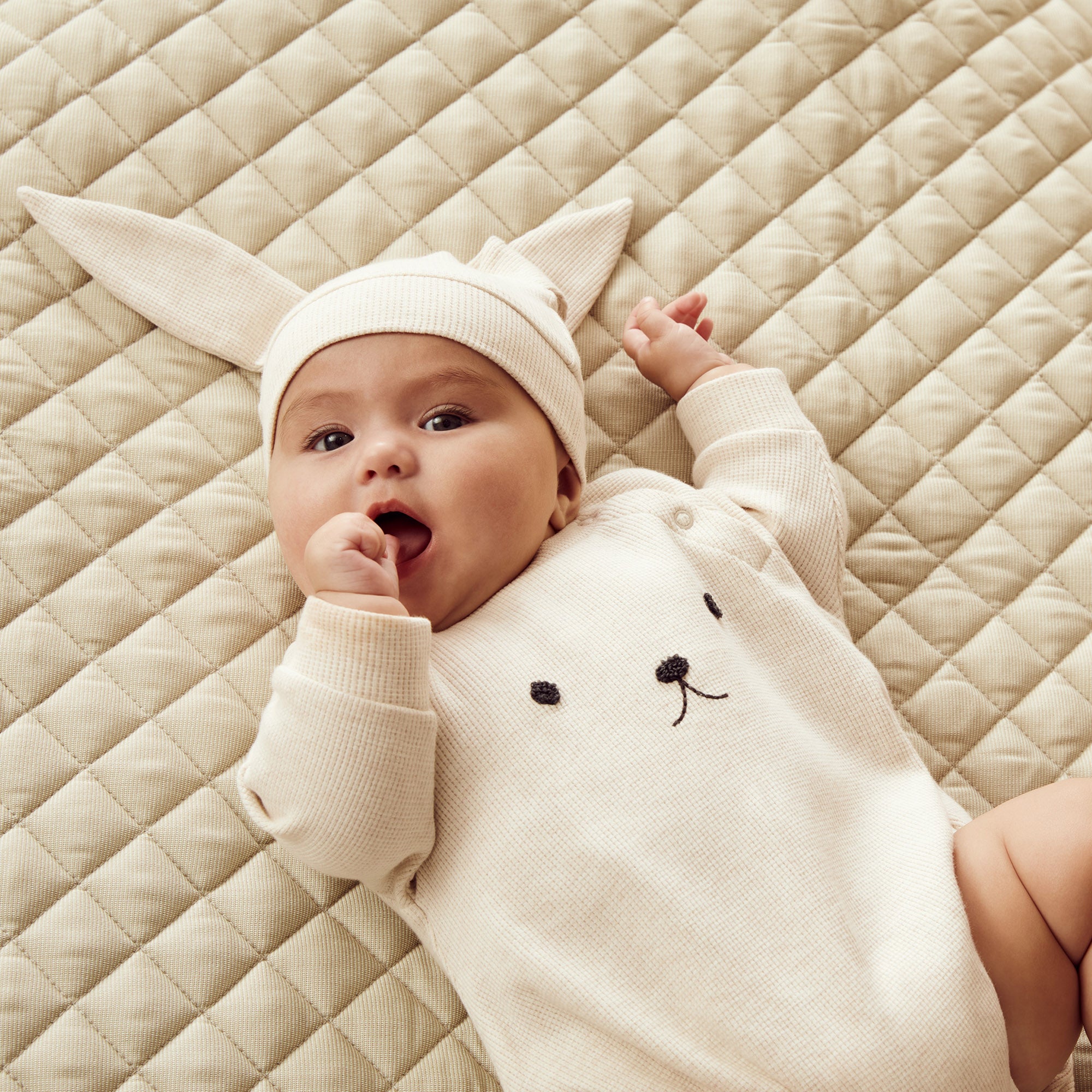 Organic Oatmeal Waffle Bunny Set for Babies - Soft & Comfortable Cotton Outfit for Newborns, Infants & Toddlers - Perfect for Playtime, Photo Shoots & Special Occasions
