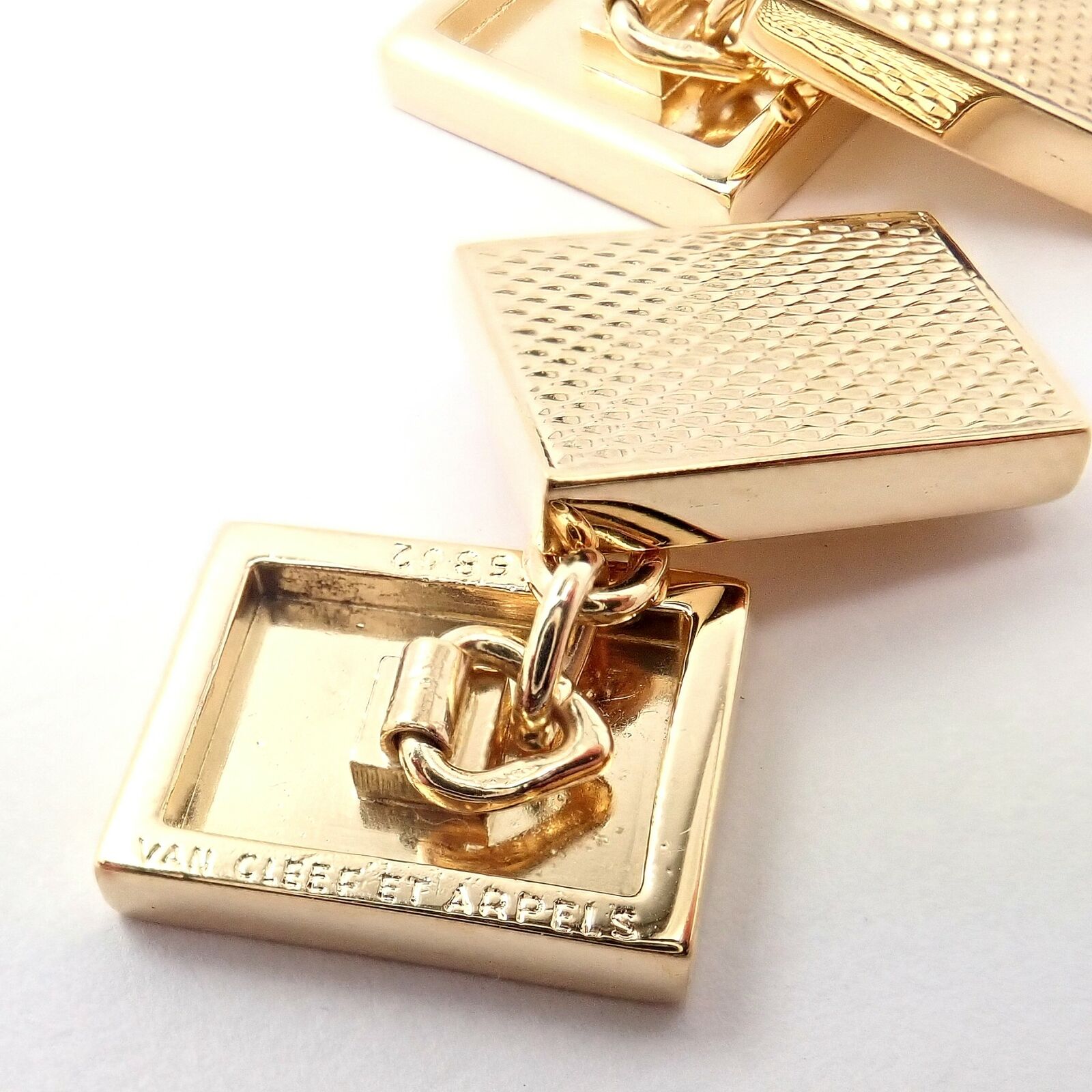Authentic Van Cleef & Arpels 18k Yellow Gold Vintage Rectangle Cufflinks - Luxury Men's Jewelry for Weddings & Formal Events