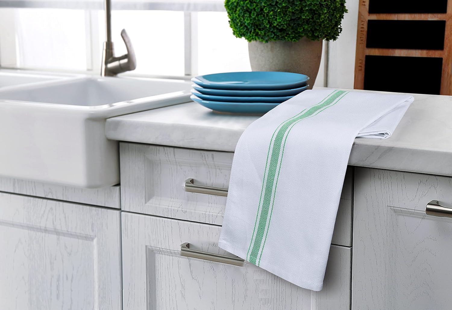 **Utopia Towels 300-Pack Green Dish Towels - 15 x 25 Inches, 100% Ring Spun Cotton, Super Absorbent & Reusable for Kitchen, Bar, Tea Cleaning - 200 GSM Dishcloths Set - Perfect for Restaurants, Catering & Home Use**