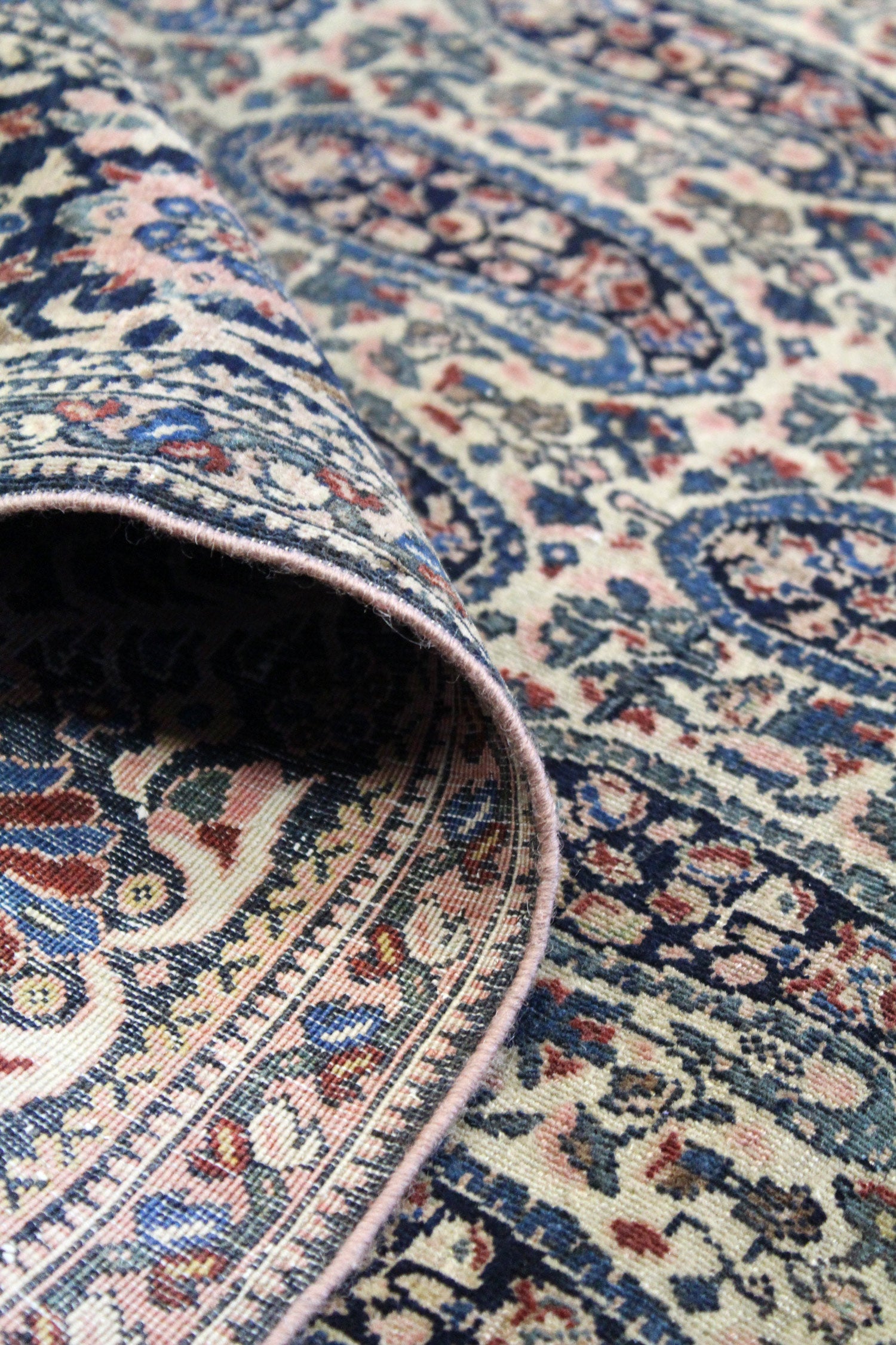 Handwoven Antique Ferahan Sarouk Traditional Persian Rug - JF8452 - Perfect for Living Room, Bedroom, or Office Decor