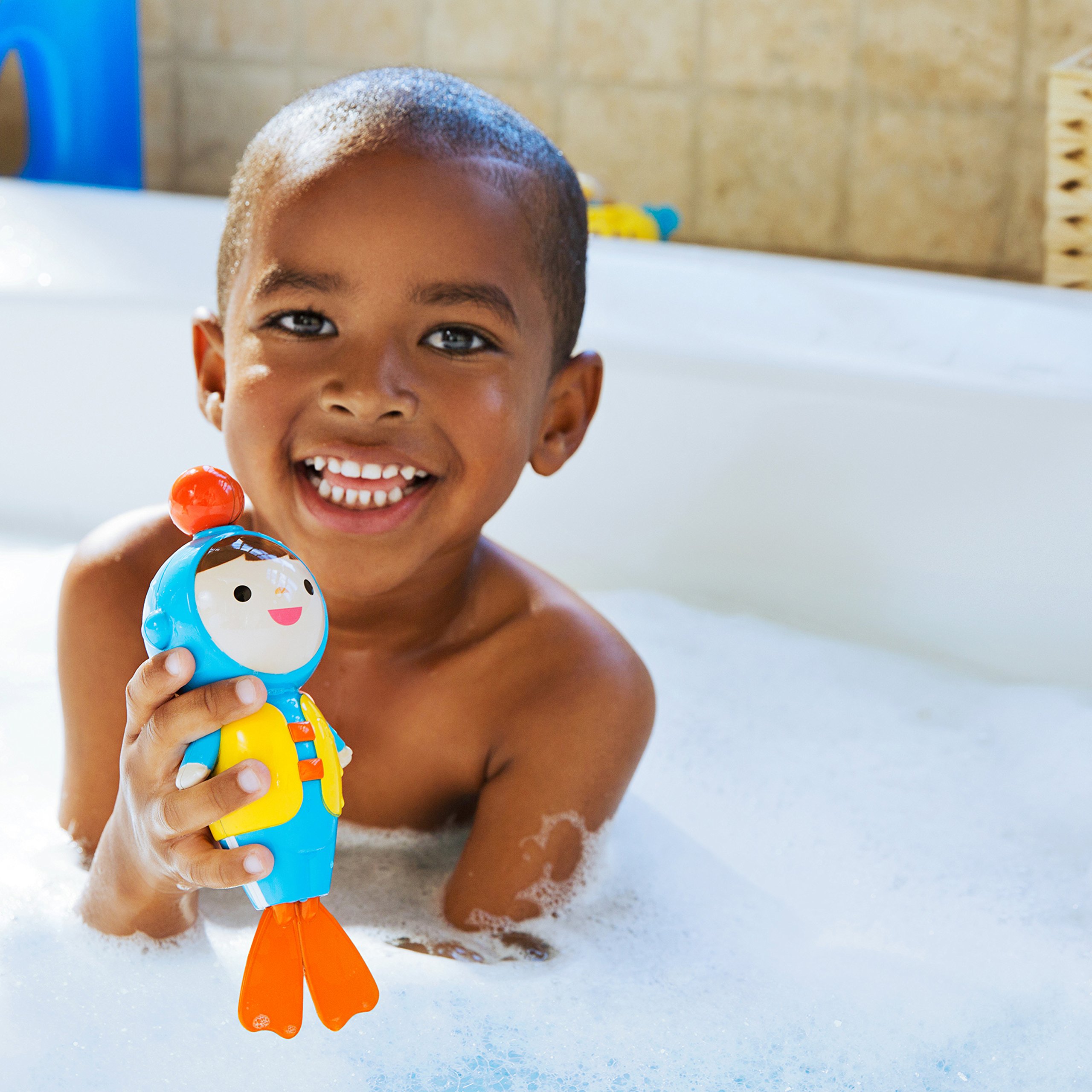 Munchkin Scuba Swimming Toddler Bath Toy - Fun Water Play for Kids, Baby Bathtub Toys for Learning & Development, Perfect for Pool & Bath Time Play