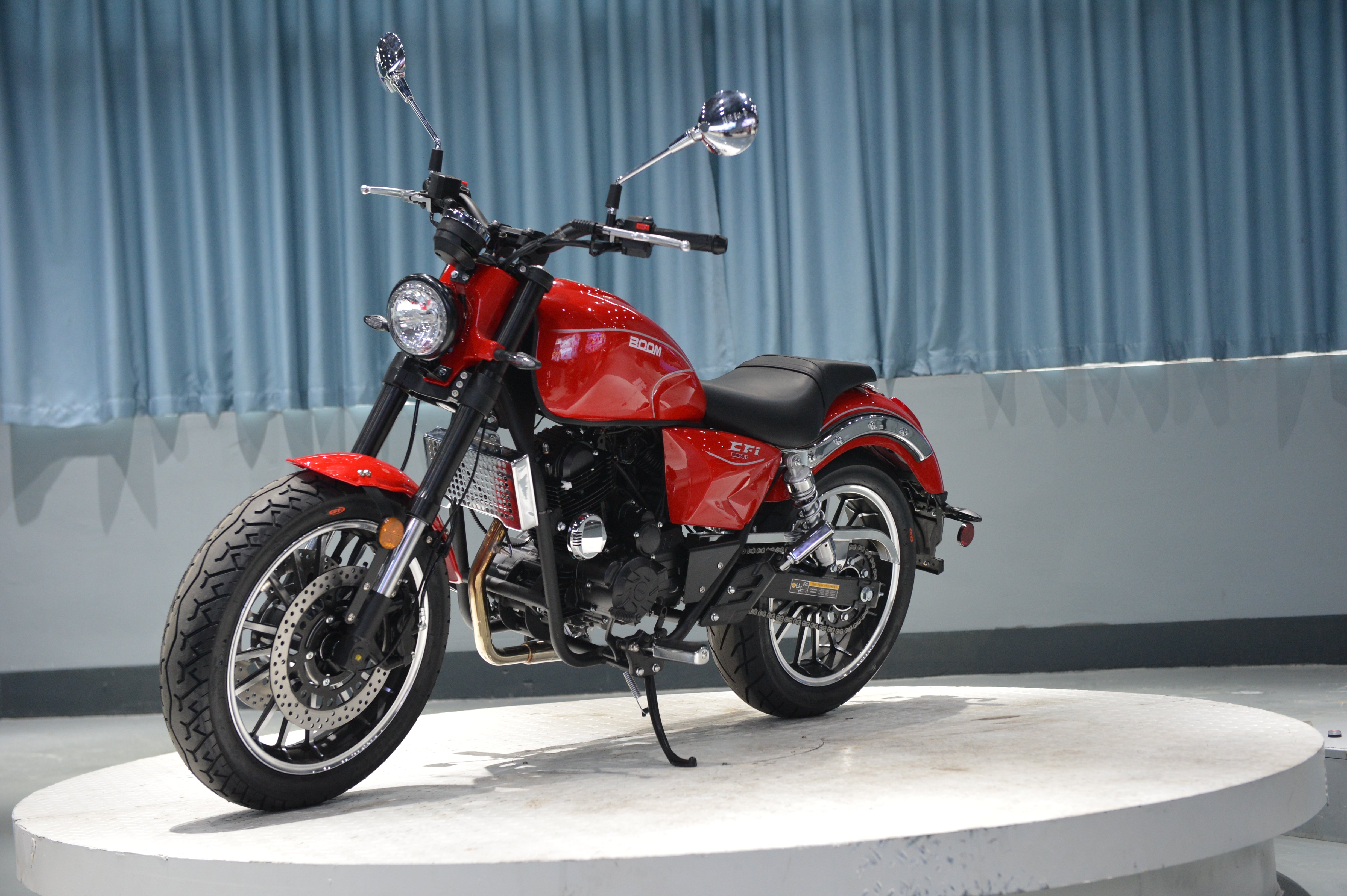Venom Cruiser 250cc Chopper Motorcycle - Fuel Injected Engine, 6-Speed Transmission for Urban Commuting & Highway Cruising