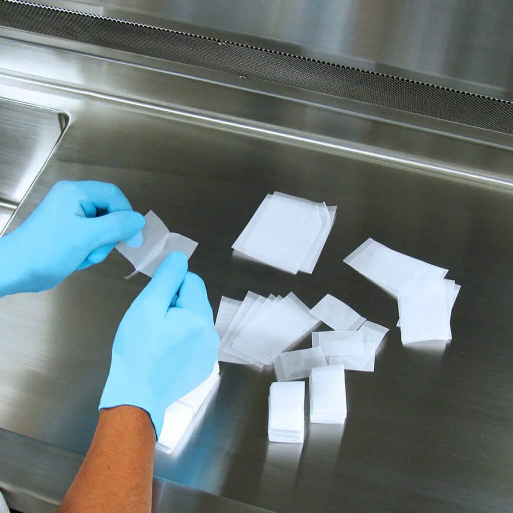 Medical Biopsy Bags - Medium Size 45x75mm (200pcs/Box) - Sterile Specimen Collection for Pathology, Lab & Hospital Use