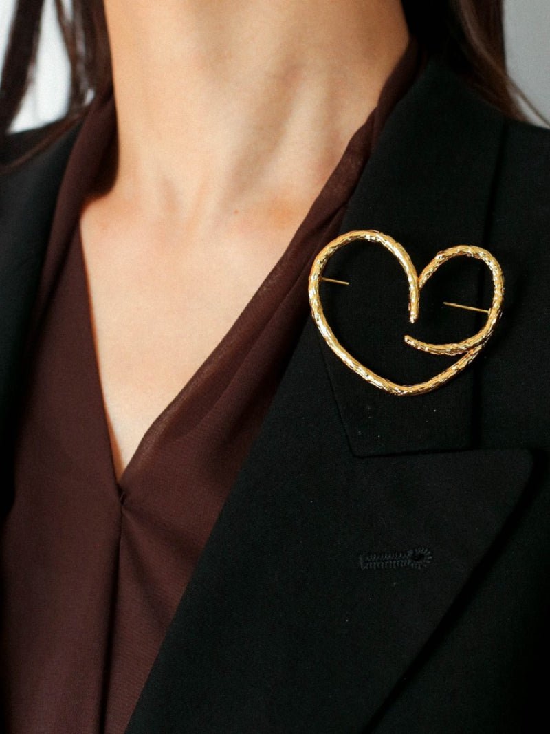 Elegant Heart Shaped Brooch - Minimalist Line Design Fashion Pin for Women | Perfect for Blazers, Scarves, Bags & Special Occasions