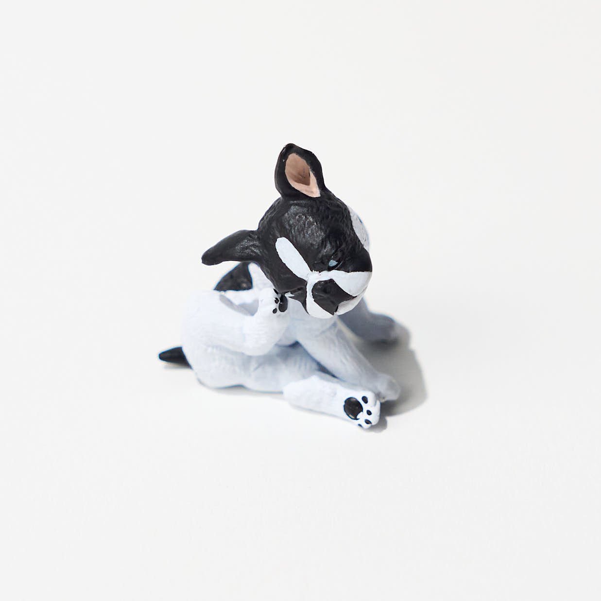 Itchy Dogs Gacha Capsule Toys - Cute Collectible Pet Figures for Dog Lovers - Perfect for Home Decor, Office Display, and Gift Giving
