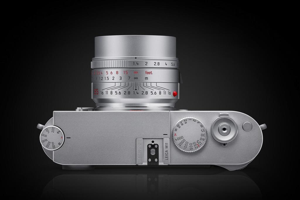 Leica Summilux-M 35mm f/1.4 ASPH Silver Lens for M-Mount Cameras - Perfect for Street Photography, Low Light & Portrait Shooting