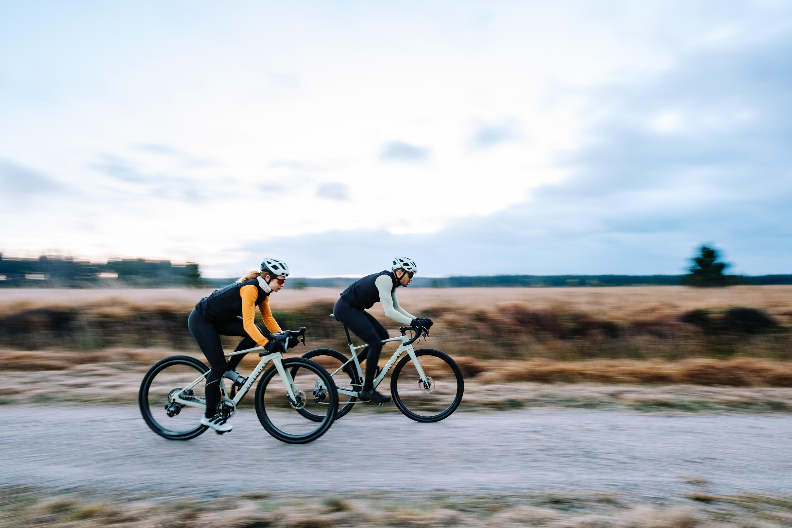 SRAM Force AXS Carbon Gravel Bike - Reynolds Wheels | Lightweight & Durable for Off-Road Adventures & Commuting