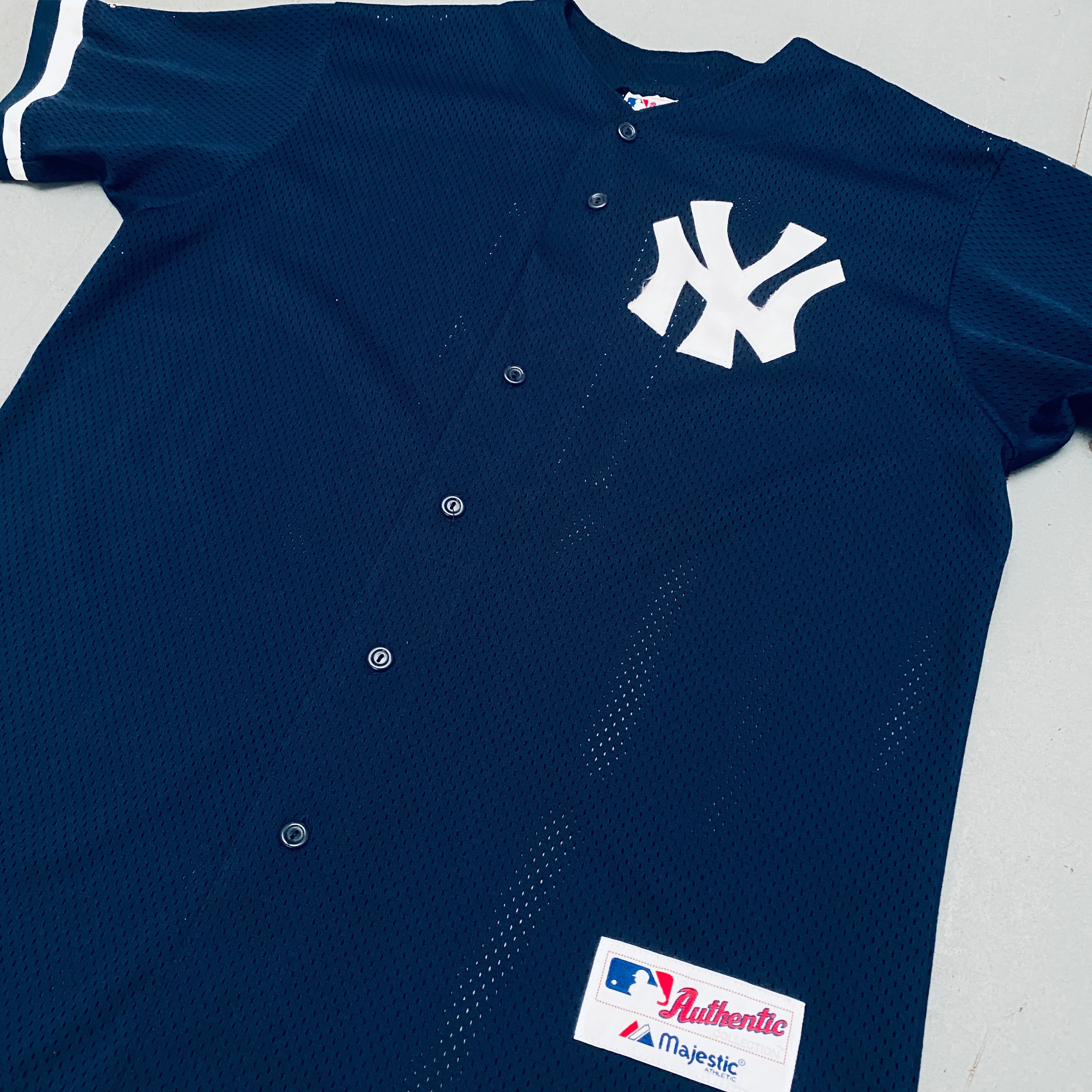 Authentic New York Yankees Brett Gardner 2009 Navy Blue Majestic Stitched Baseball Jersey (Size L) - Perfect for Game Day, Fan Events & Yankees Memorabilia Collection