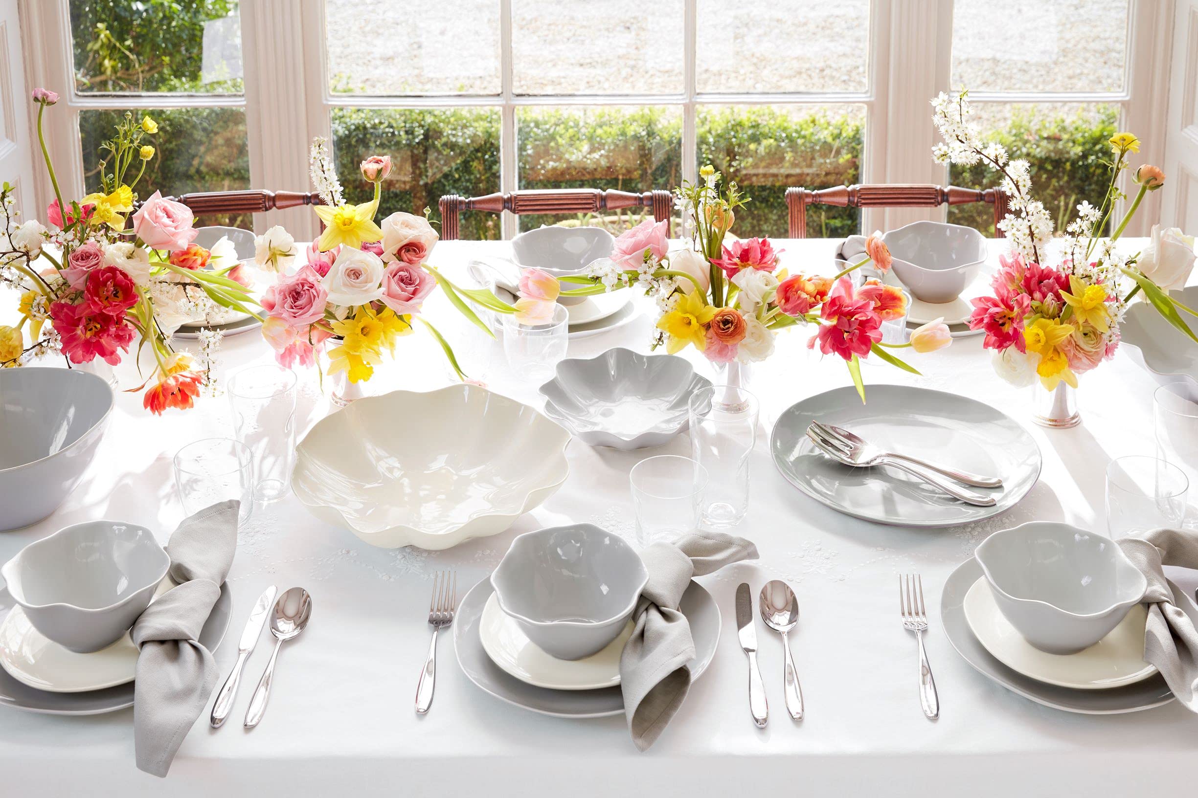 Portmeirion Sophie Conran Floret 4-Piece Dinnerware Set - Porcelain Dinner Plate, Salad Plate, Cereal Bowl & Mug | Microwave & Dishwasher Safe | Perfect for Formal Dining, Everyday Meals & Gift Giving