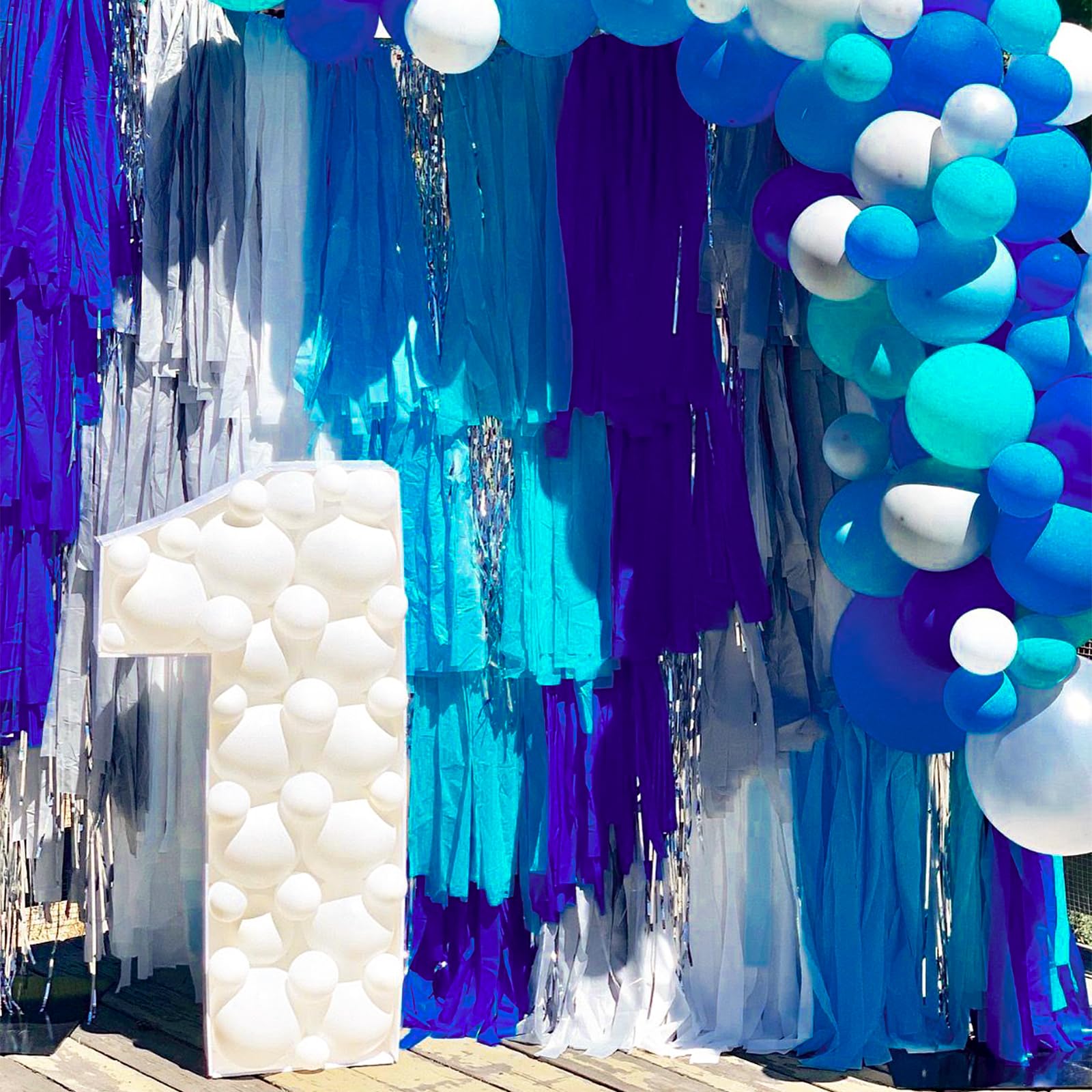 PartyWoo 8 Rolls Crepe Paper Streamers (656ft Total) - Royal Blue Party Decorations for Birthdays, Weddings & Events | 1.8