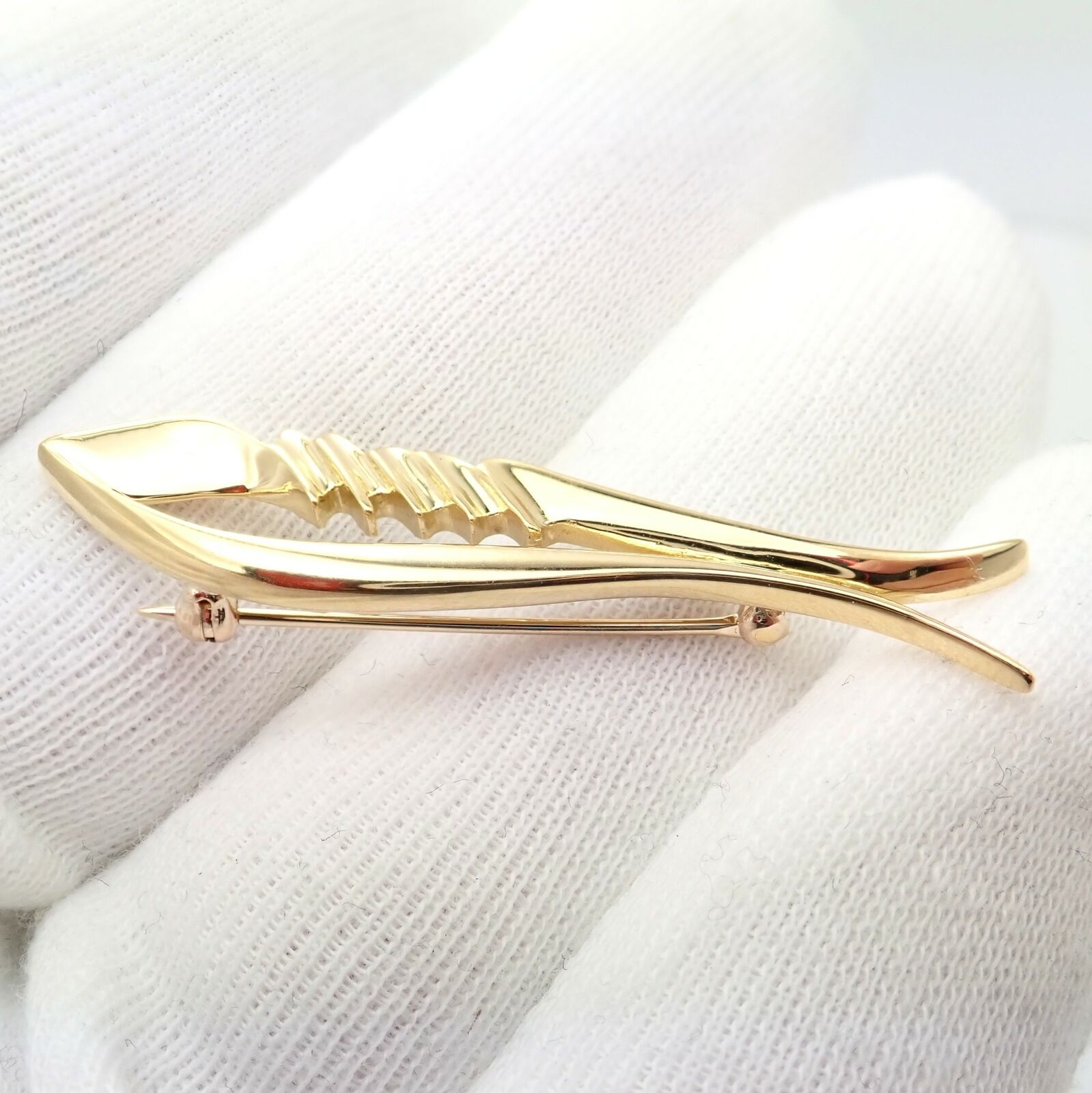 Authentic Vintage Tiffany & Co 18k Yellow Gold Picasso Fish Brooch Pin 1983 - Rare Collectible Jewelry for Special Occasions & Gift Giving