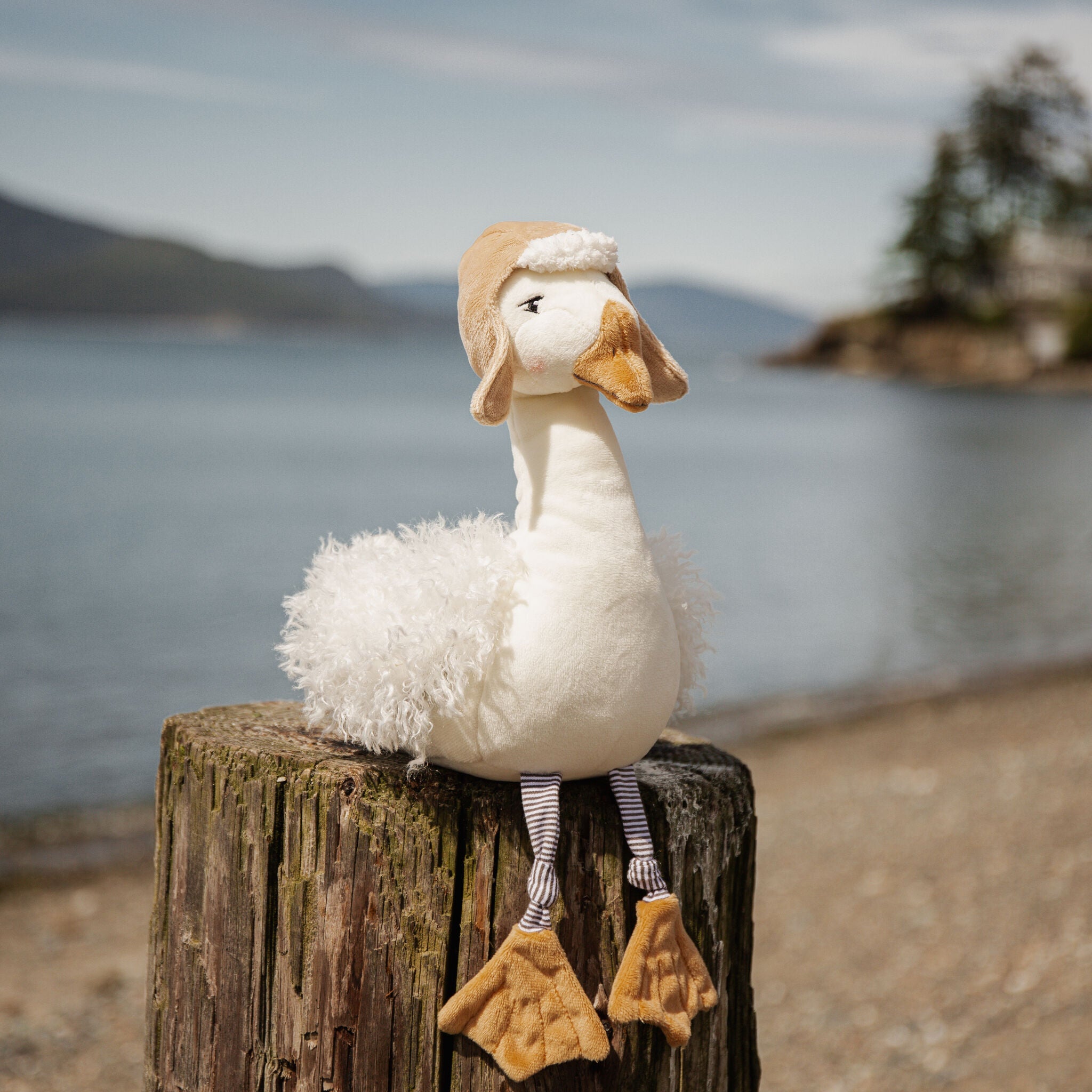 Avery The Aviator Snow Goose Plush Toy - Premium Stuffed Animal for Kids & Collectors - Perfect for Nursery Decor, Gift Giving & Cuddling