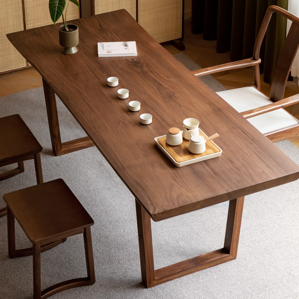 Premium Black Walnut Solid Wood Natural Edge Dining Table – Handcrafted Large Board for Rustic & Modern Home Decor – Perfect for Family Gatherings & Dinner Parties