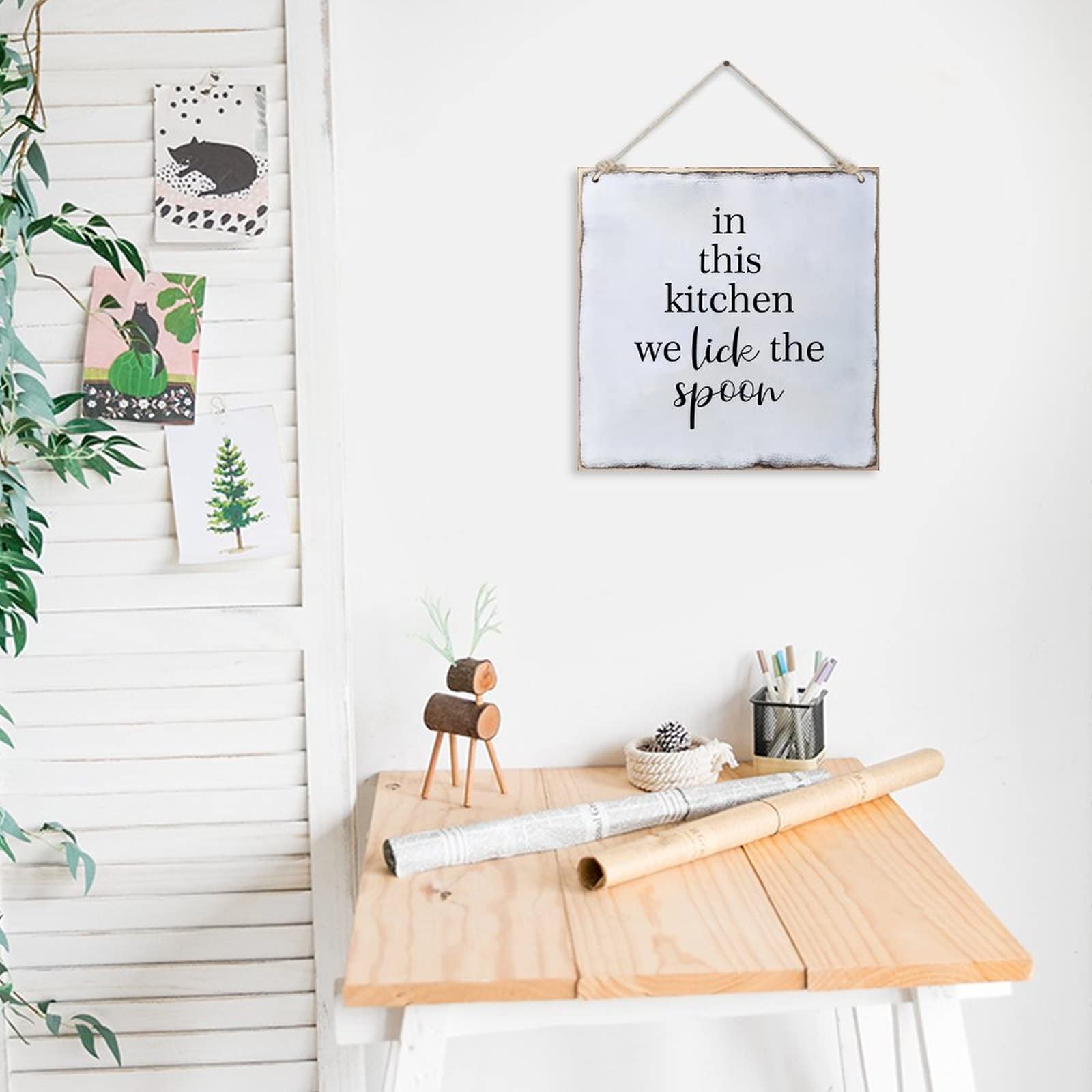 Rustic Wooden Wall Sign - Modern Farmhouse Hanging Decor with 'In This Kitchen We Lick the Spoon' Quote - 12x12 Inch Wood Plaque for Kitchen, Living Room, Bedroom - Perfect for Farmhouse Style Homes, Wedding Gifts & Cozy Home Decor