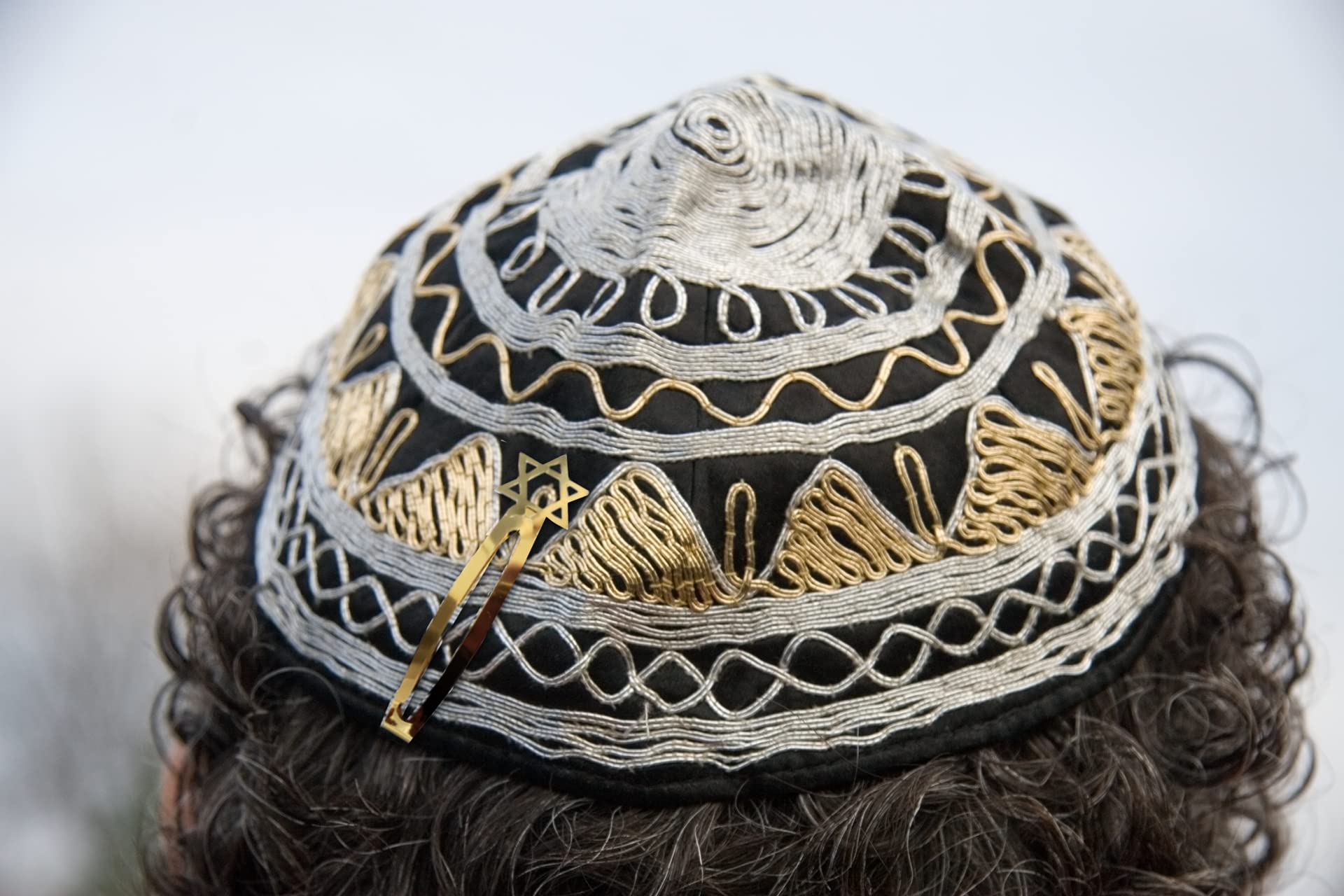 Blue Yarmulke & Bobby Pin Hair Clips Set - One Size Fits All - Perfect for Jewish Religious Ceremonies, Weddings & Daily Hair Styling