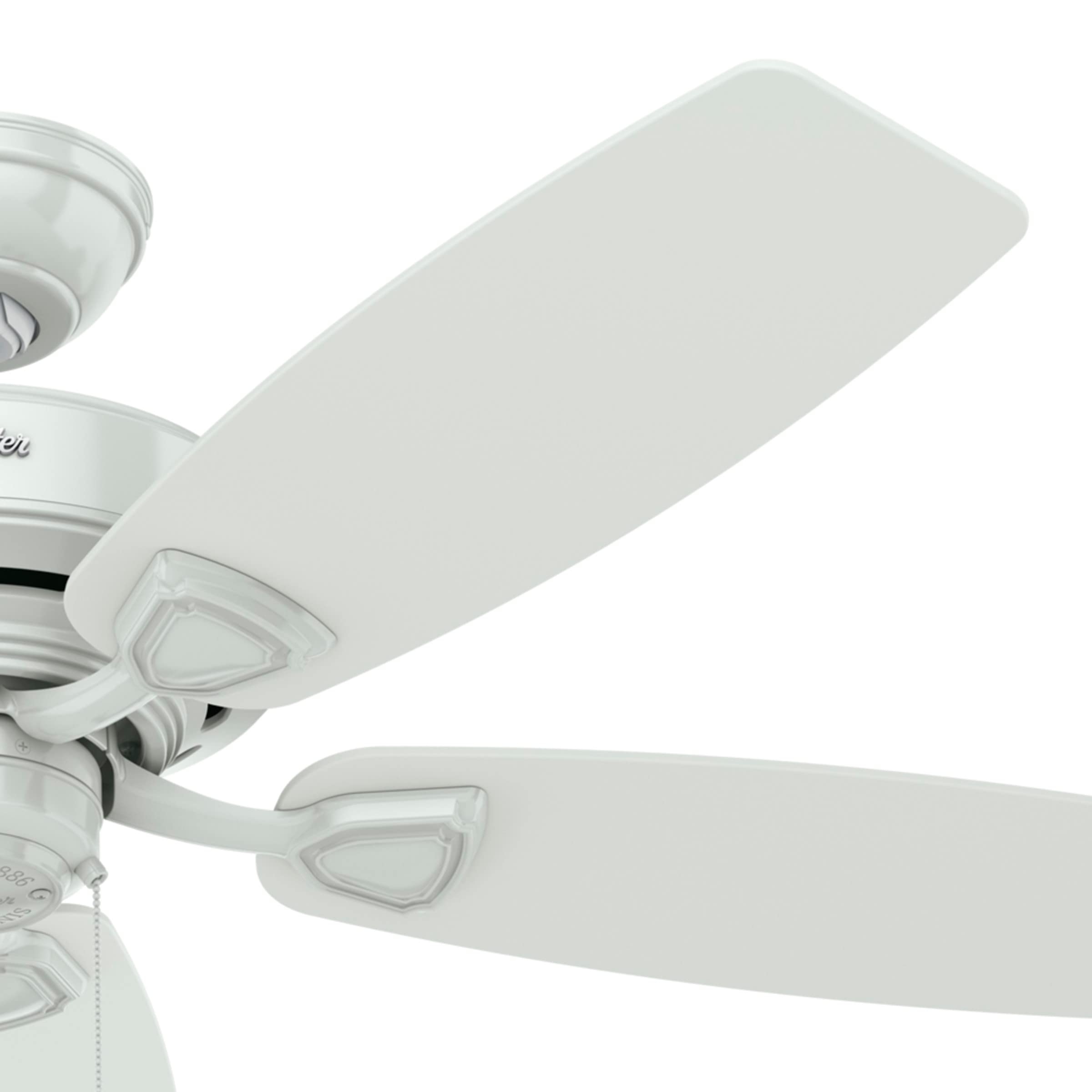 Hunter Fan Company 53350 48-Inch Sea Wind White Indoor/Outdoor Ceiling Fan with Pull Chain - Perfect for Patio, Porch, Living Room & Bedroom Cooling