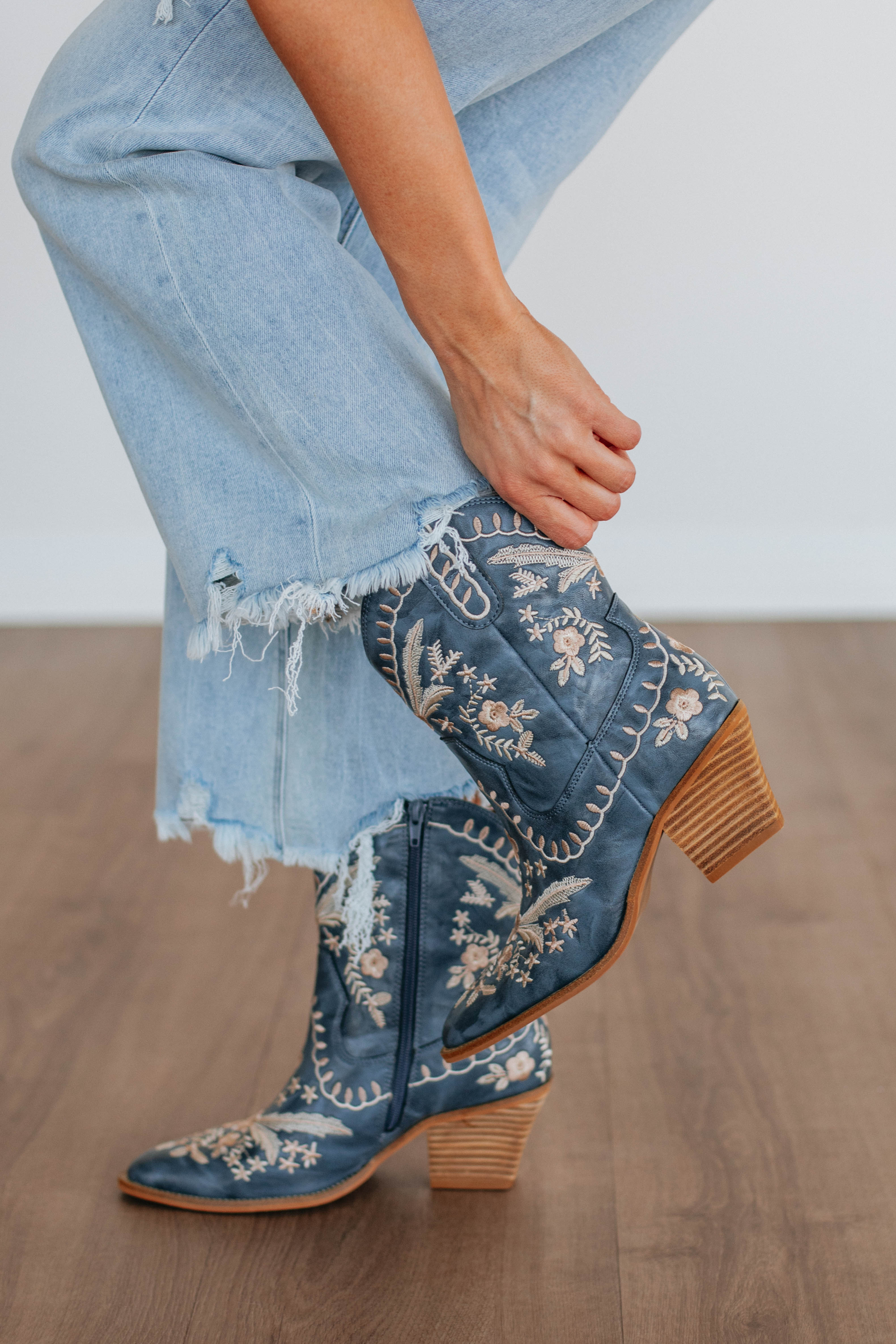 Best Western Cowboy Boots for Women & Men - Comfortable Country Dance Boots for Line Dancing, Rodeo & Casual Wear