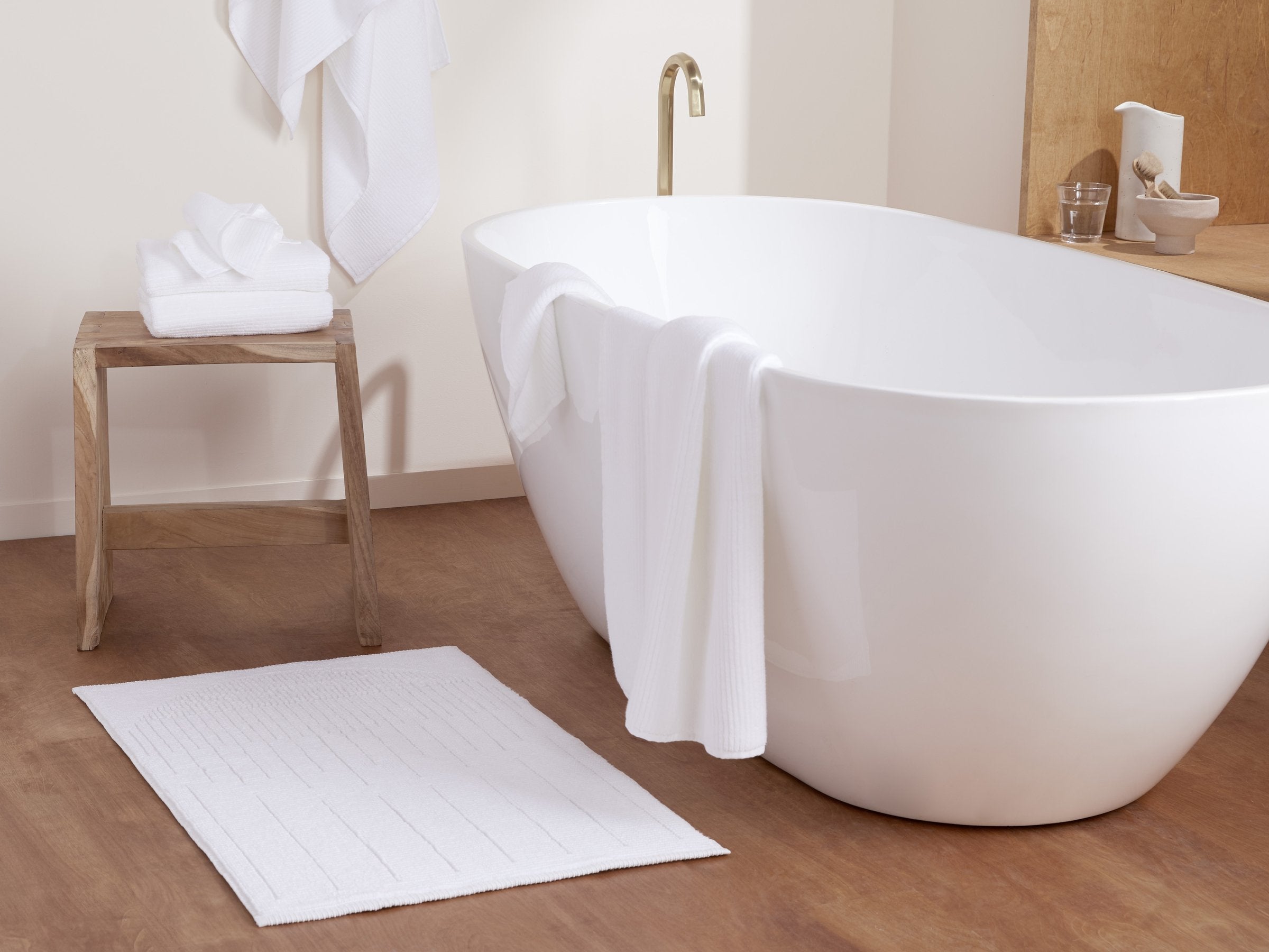 Soft Sunset Bath Rug - Non-Slip, Absorbent, Machine Washable - Perfect for Bathroom, Shower, and Spa Relaxation