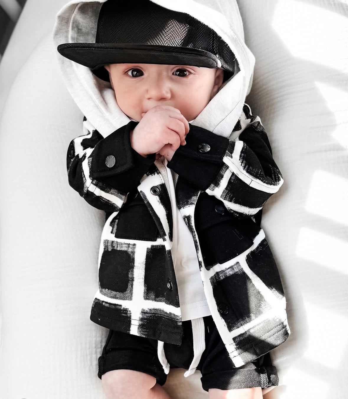 Stylish Checkered Hooded Shacket for Men & Women - Cozy Fleece Lined Jacket for Fall & Winter - Perfect for Outdoor Activities & Casual Wear