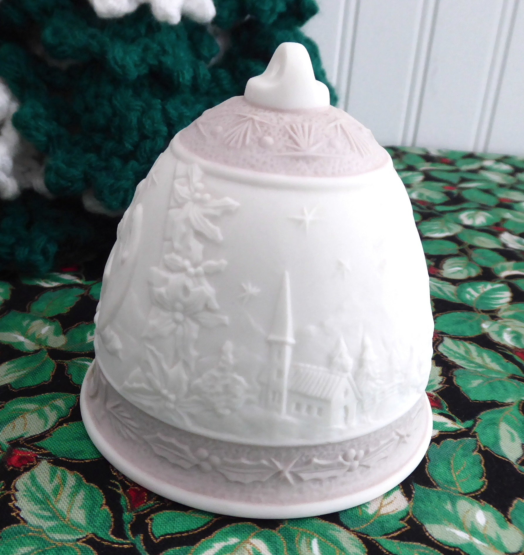 Lladro Christmas Bell 1991 - Nativity Snow Scene with Lavender Christmas Star - Annual Collectible Holiday Ornament in Original Box - Perfect for Christmas Tree Decorations & Holiday Gift Giving