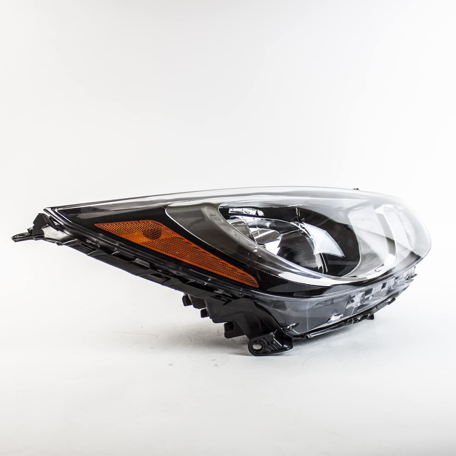 TYC Right Headlight Assembly Compatible with 2012-2014 Hyundai Accent - Replacement Headlamp for Improved Night Visibility & Safety Driving