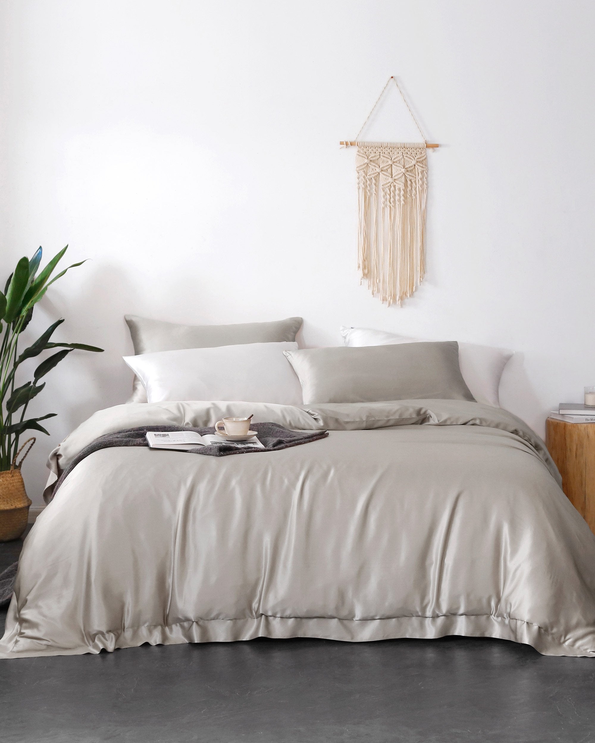 22 MM Silk Duvet Cover - Queen Size Luxury Bedding Set with Zipper Closure, Breathable & Hypoallergenic for All Seasons - Perfect for Master Bedroom, Guest Room & Hotel Decor