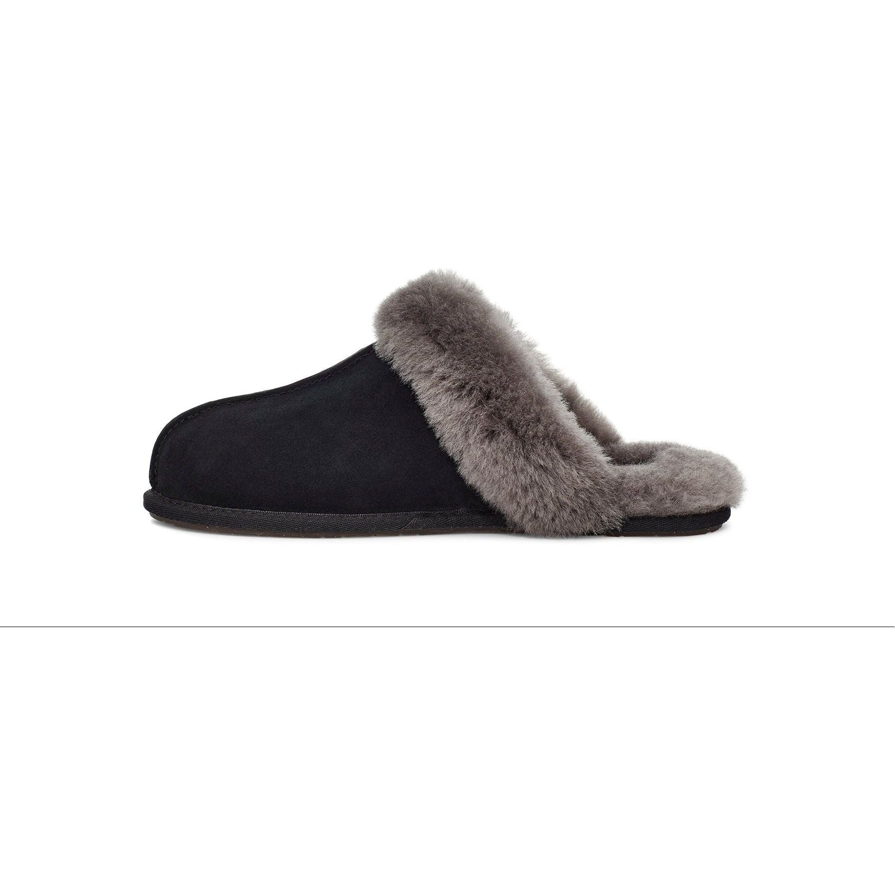 UGG Women's Scuffette II Slippers - Cozy Indoor/Outdoor House Shoes with Soft Fleece Lining for Winter Comfort (Black Grey) - Perfect for Lounging at Home, Running Errands & Cold Weather Wear