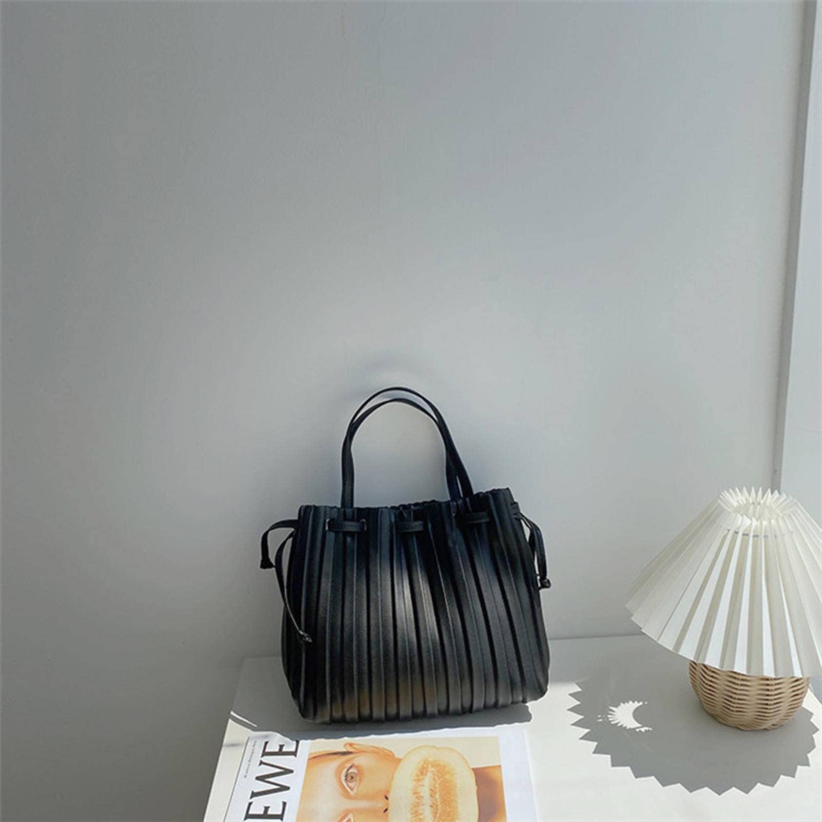 Trendy Korean Style Striped Shoulder Messenger Bag for Women - Portable & Fashionable Crossbody Purse - Perfect for Work, Travel & Daily Outfits