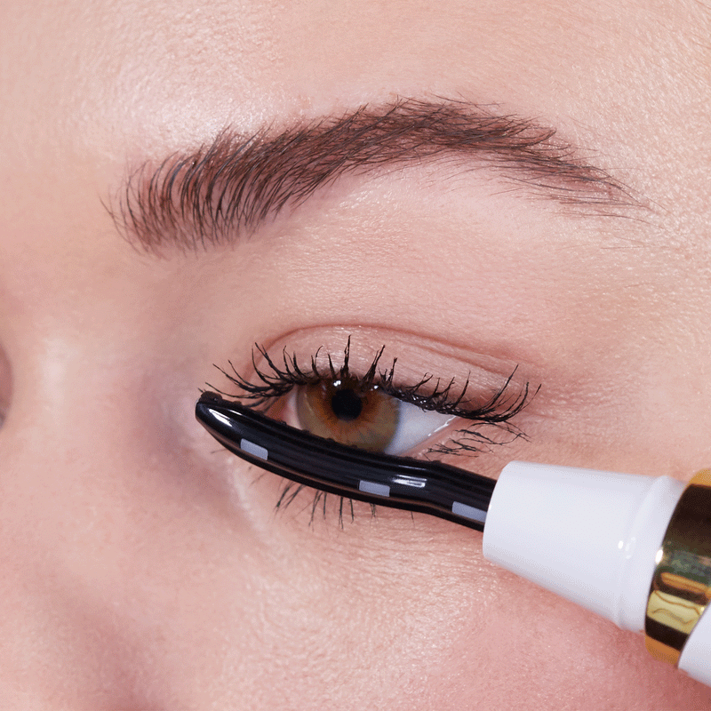 GrandeLASH LIFT Heated Eyelash Curler for Long Lashes - Grande Cosmetics Lash Enhancer for Voluminous Curls | Perfect for Home Use & Professional Salon Styling