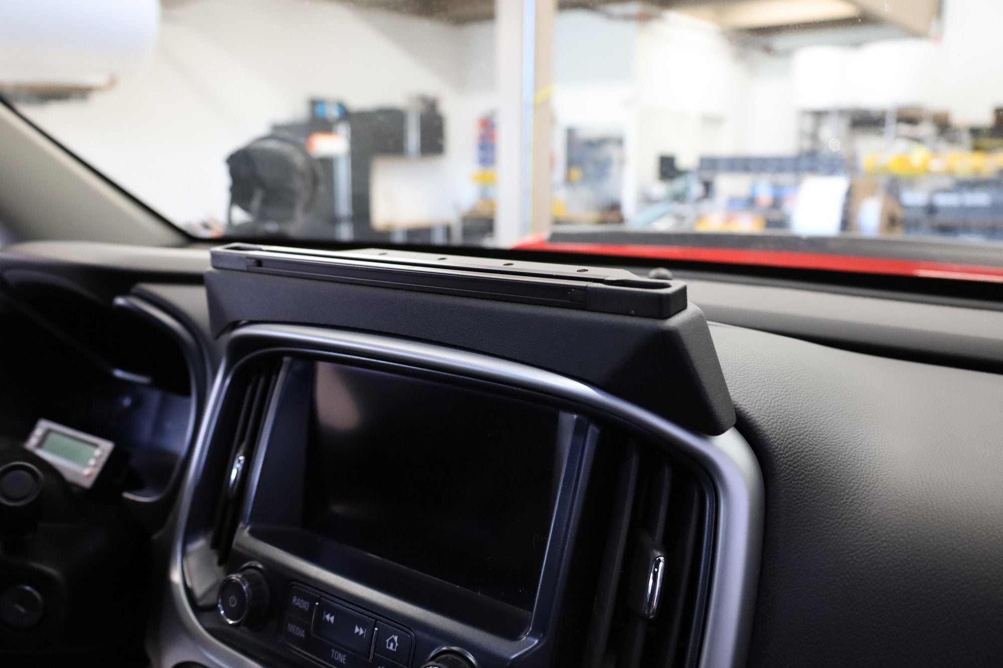 2015-2023 Chevrolet Colorado Expedition Essentials - Powered Accessory Dash Mount for GPS, Phone & Cameras - Perfect for Off-Road Adventures & Daily Commutes