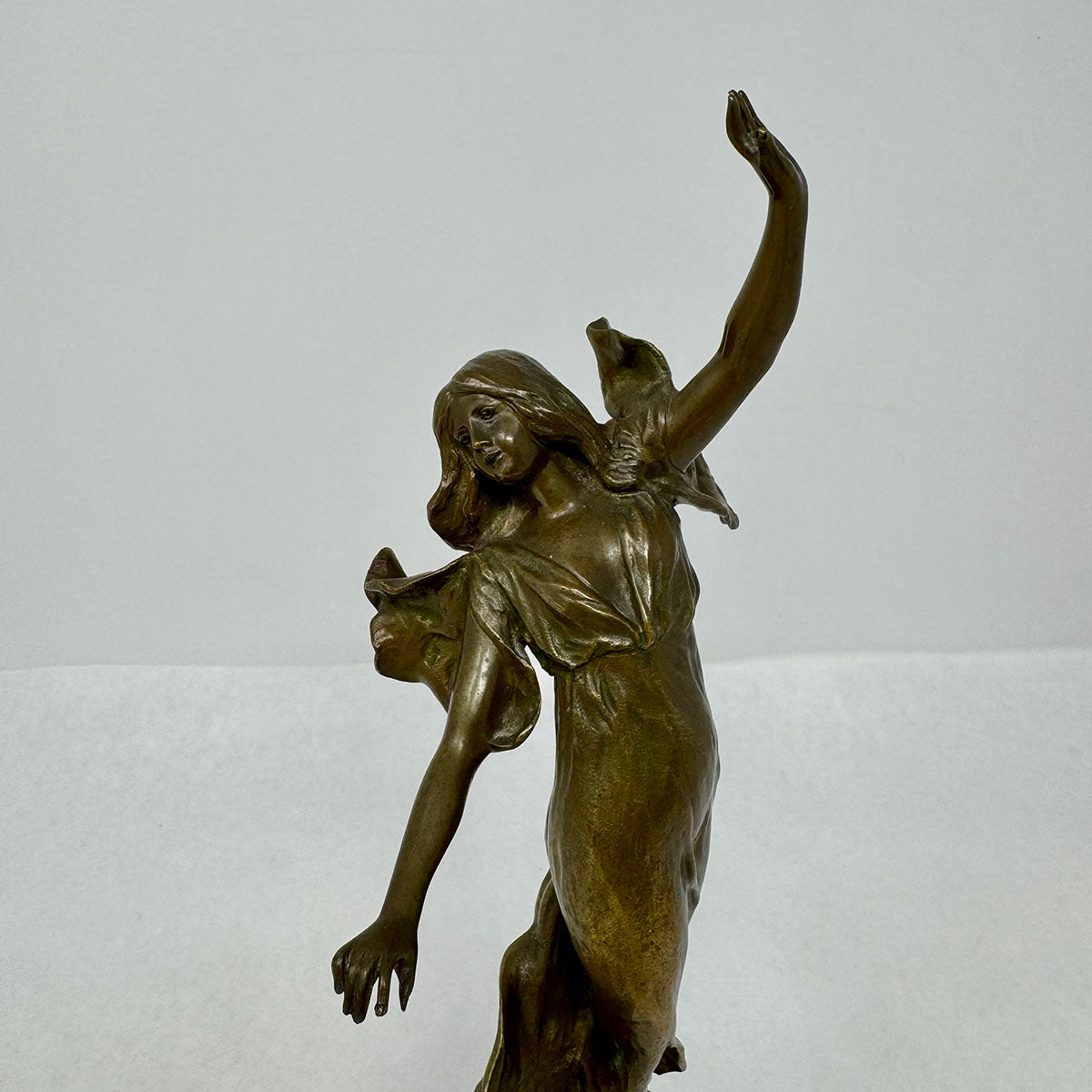 Elegant Dancing Girl Bronze Sculpture on Marble Base - Handcrafted Home Decor for Living Room, Office & Gift Giving