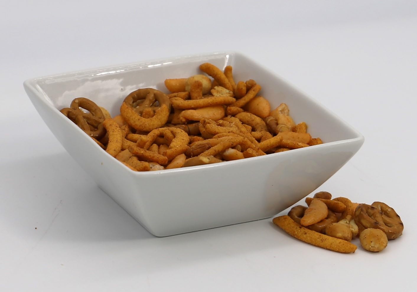 Gourmet Gift Basket - Premium Assortment of Deluxe Sausages, Nuts, Cheeses & Snacks | Perfect for Corporate Gifts, Holiday Presents & Special Occasions