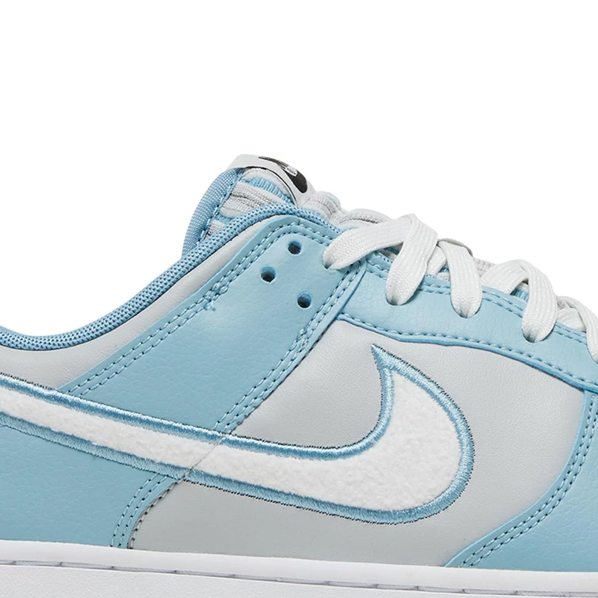 Nike Dunk Low Retro 'Fleece Swoosh Worn Blue' Men's Sneakers - Casual Streetwear Shoes for Everyday Wear & Sneaker Collection